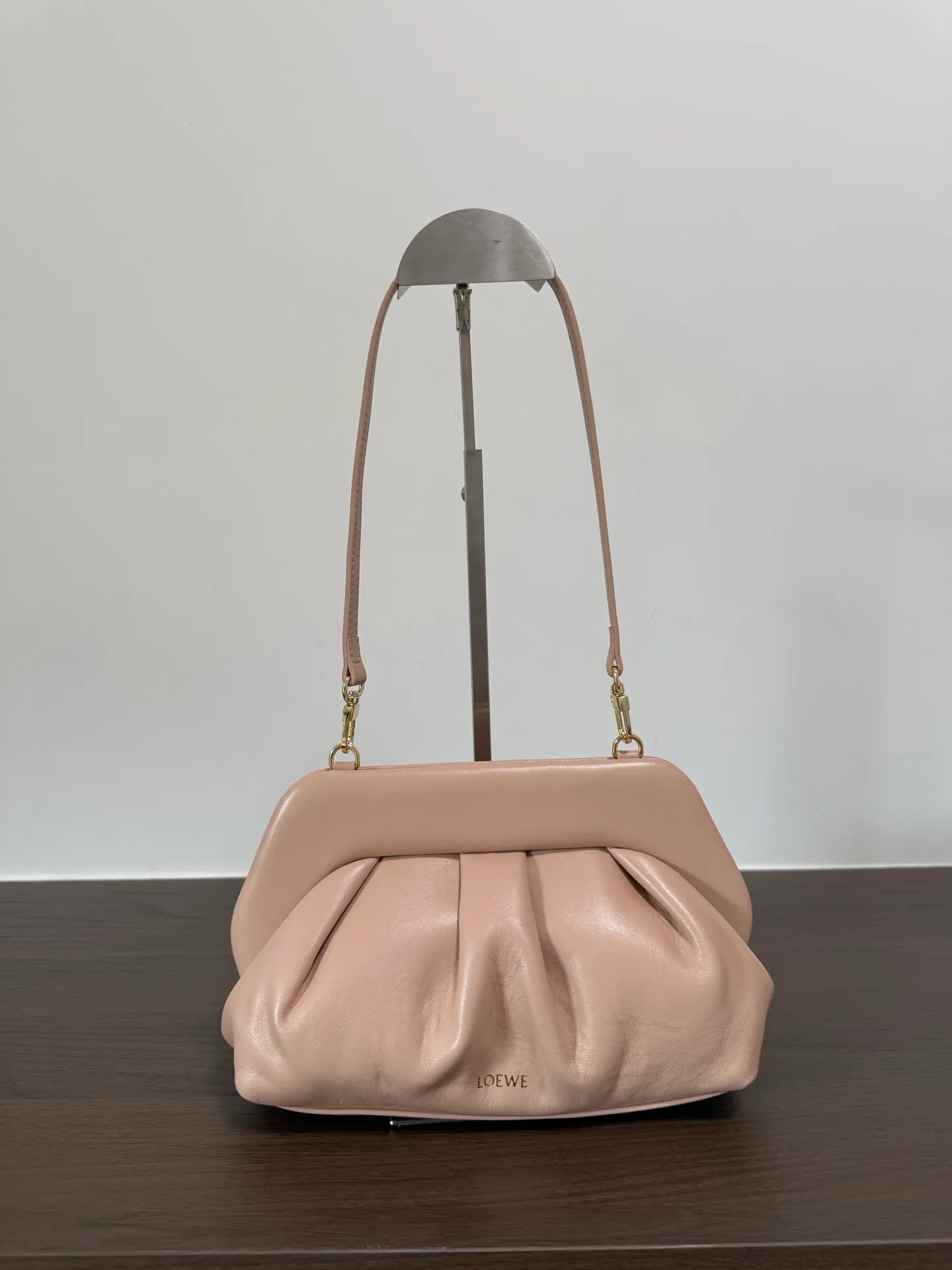 All categories Official website "Brand Women's Bags" Women's Bags 💙 Loewe 2026 new LOEWE armpit bag