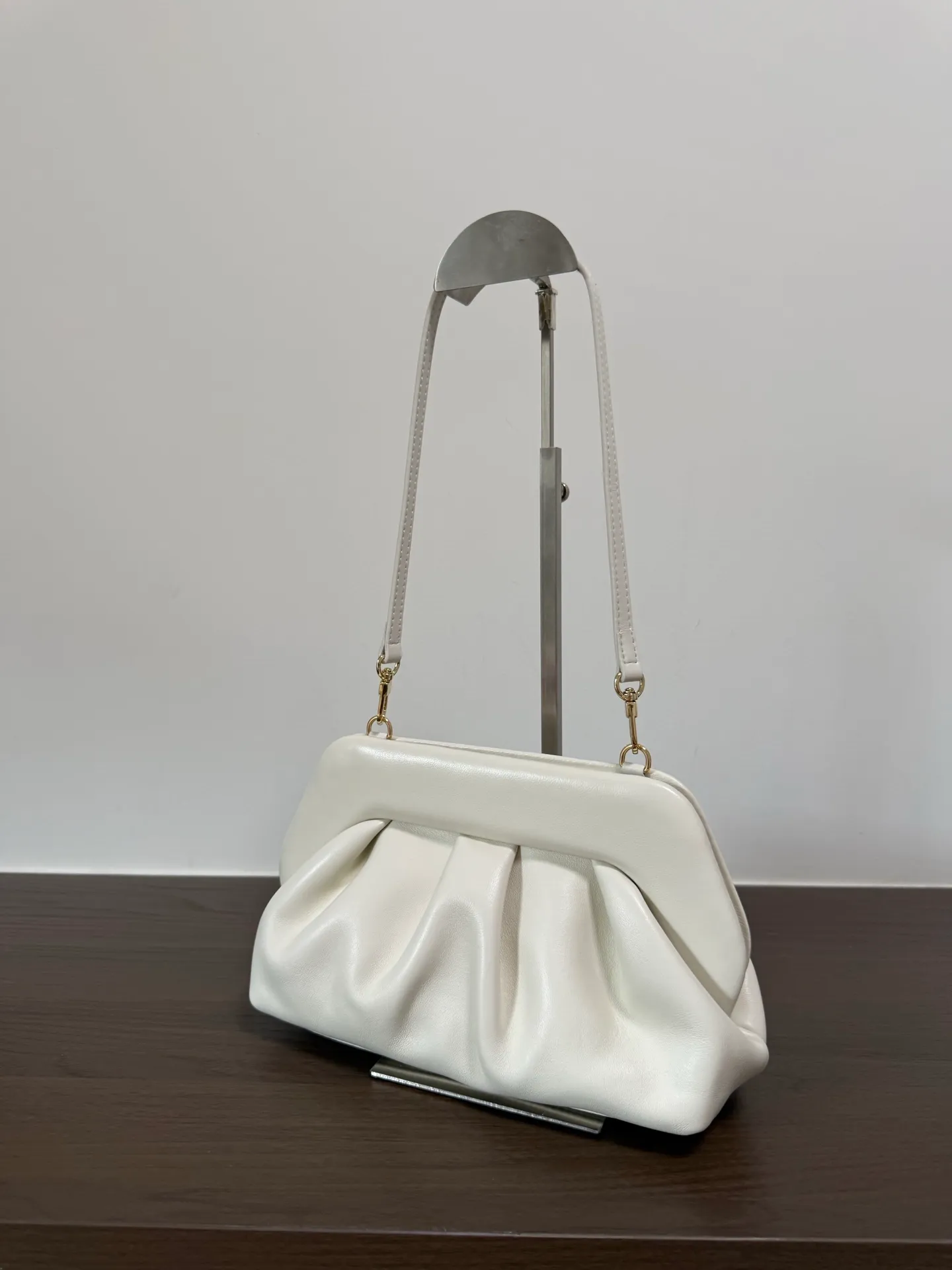 All categories Official website "Brand Women's Bags" Women's Bags 💙 Loewe 2026 new LOEWE armpit bag