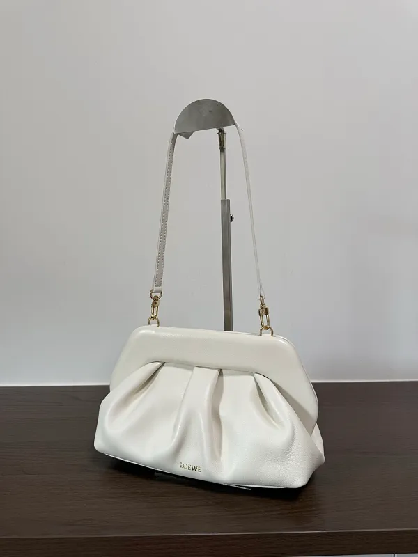 All categories Official website "Brand Women's Bags" Women's Bags 💙 Loewe 2026 new LOEWE armpit bag