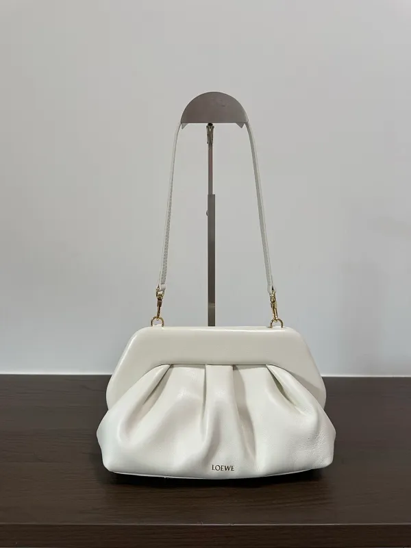 All categories Official website "Brand Women's Bags" Women's Bags 💙 Loewe 2026 new LOEWE armpit bag