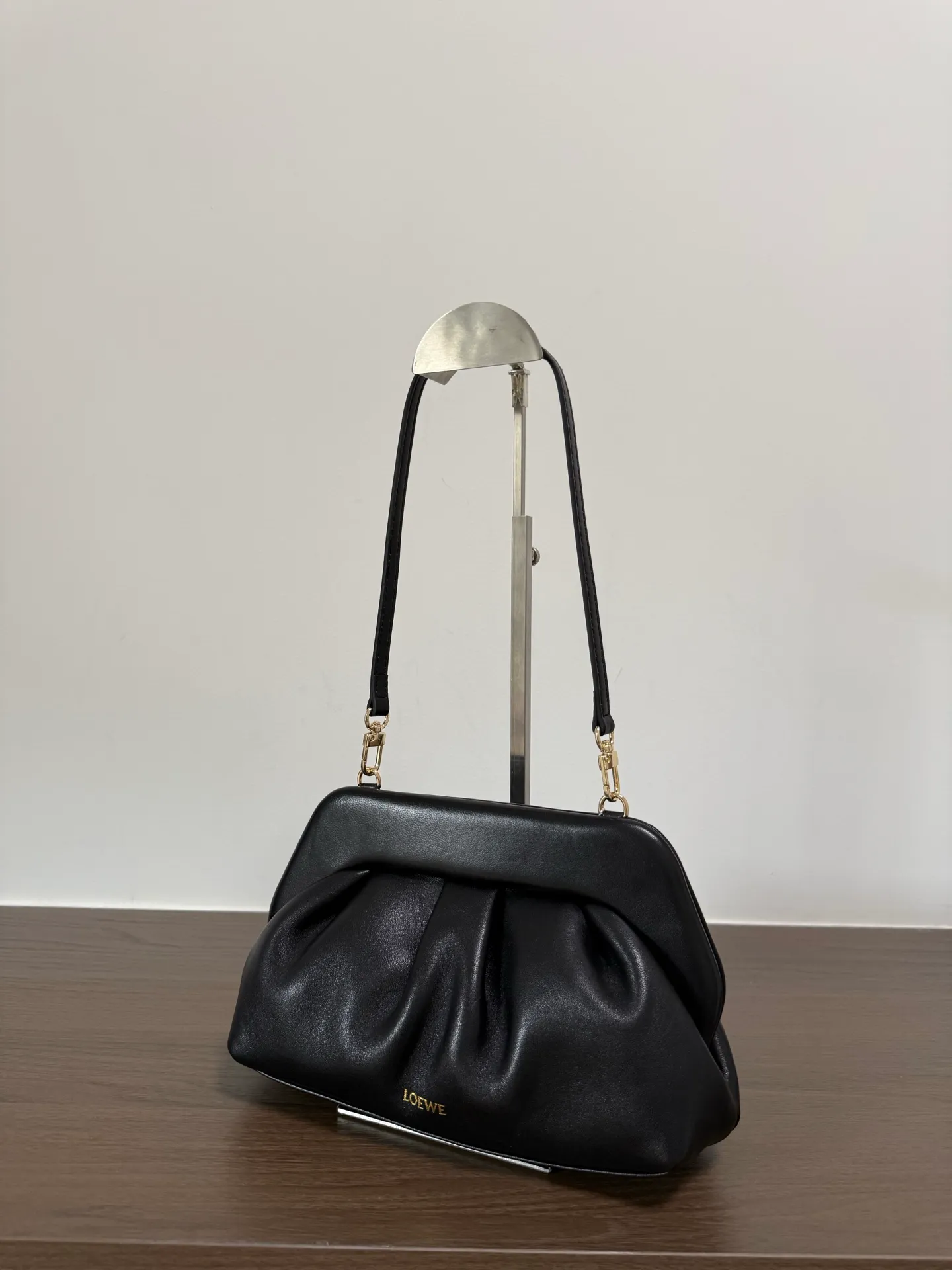 All categories Official website "Brand Women's Bags" Women's Bags 💙 Loewe 2026 new LOEWE armpit bag