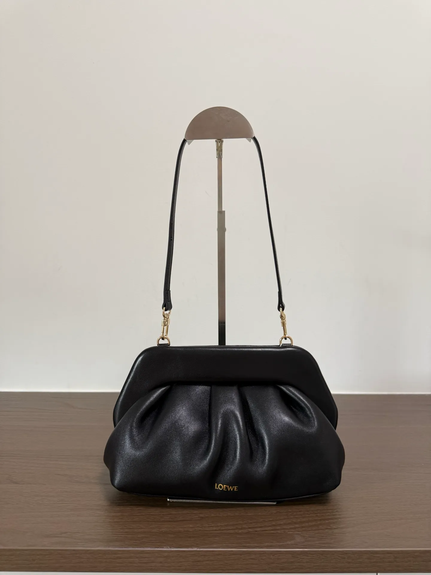 All categories Official website "Brand Women's Bags" Women's Bags 💙 Loewe 2026 new LOEWE armpit bag