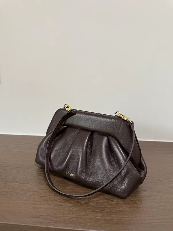 All categories Official website "Brand Women's Bags" Women's Bags 💙 Loewe 2026 new LOEWE armpit bag