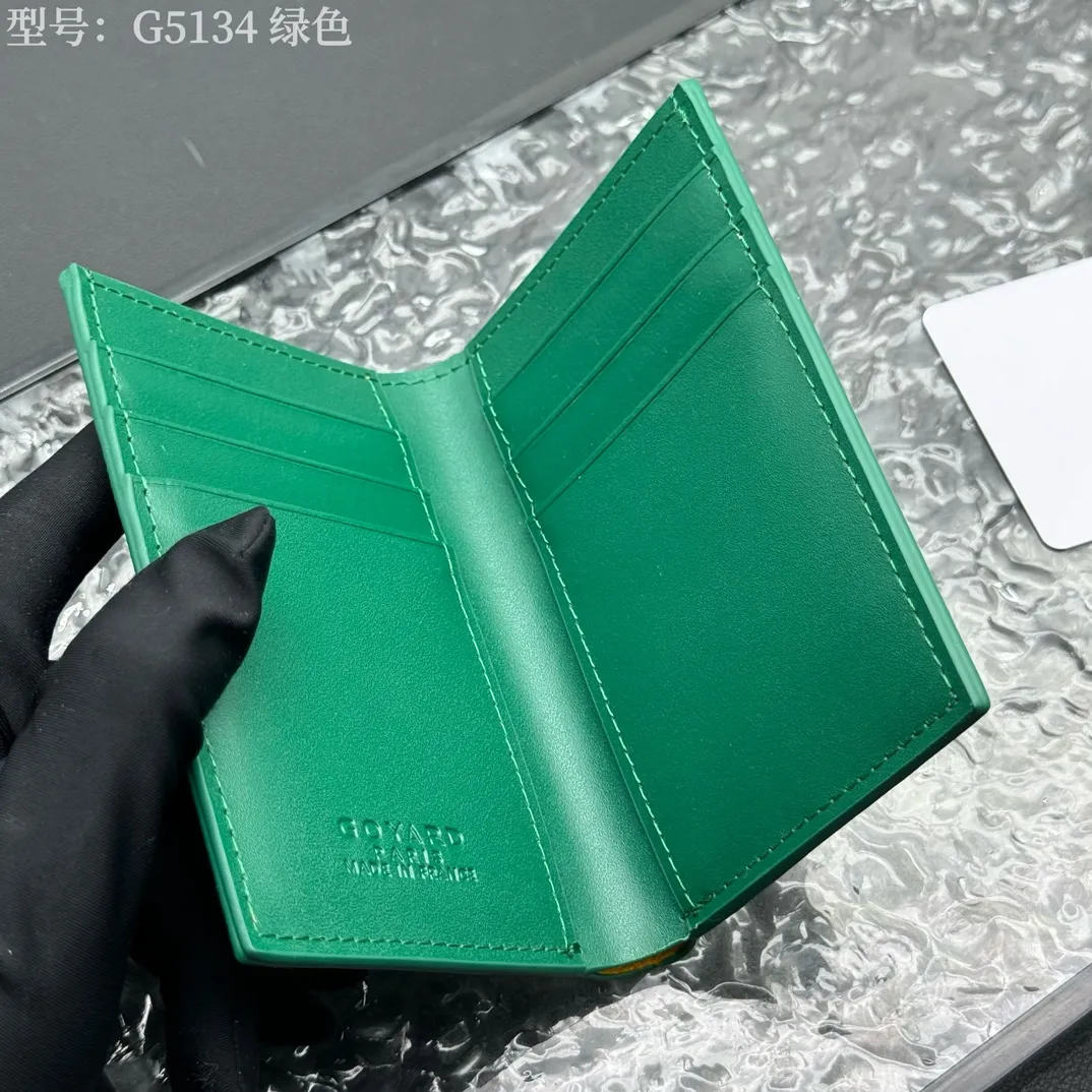 💰100 💎Top original 𝑺𝒂𝒊𝒏𝒕 𝑷𝒊𝒆𝒓𝒓𝒆 𝐠𝐨𝐲𝐚𝐫𝐝 Hot style 💕 Goya wallet card holder It is fully functional and has a large-sized banknote pocket that can hold cards, documents and banknotes at the same time. The compact design is just right for putting in a jacket or pants pocket. Style number: G5134 Size:7.5*1.5*11cm.