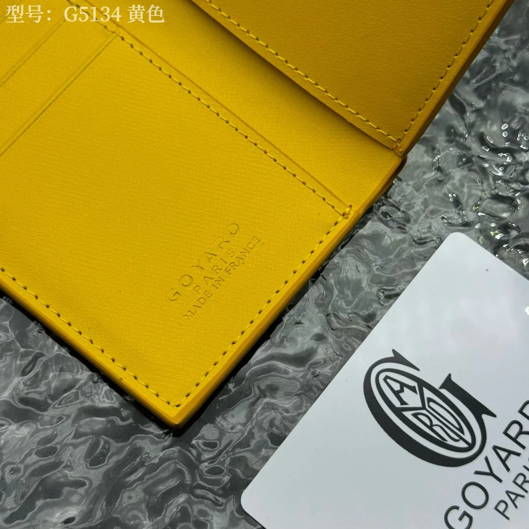 💰100 💎Top original 𝑺𝒂𝒊𝒏𝒕 𝑷𝒊𝒆𝒓𝒓𝒆 𝐠𝐨𝐲𝐚𝐫𝐝 Hot style 💕 Goya wallet card holder It is fully functional and has a large-sized banknote pocket that can hold cards, documents and banknotes at the same time. The compact design is just right for putting in a jacket or pants pocket. Style number: G5134 Size:7.5*1.5*11cm.