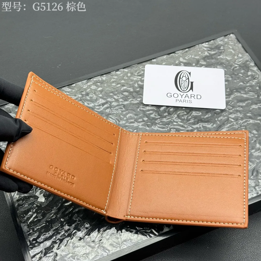 💰110 💎Upgraded original version 𝐠𝐨𝐲𝐚𝐫𝐝 Hot style ❤️Goyard short wallet, Goyard 8-slot card slot wallet, the texture is perfect and can hold about 8-10 cards, it can hold cash, it is thin and does not stand up, it is classic, practical and attractive! If you want to create a short clip with a feeling that is different from others and has a deep taste, it must be him! size: 11*9 (cm) model: G5126