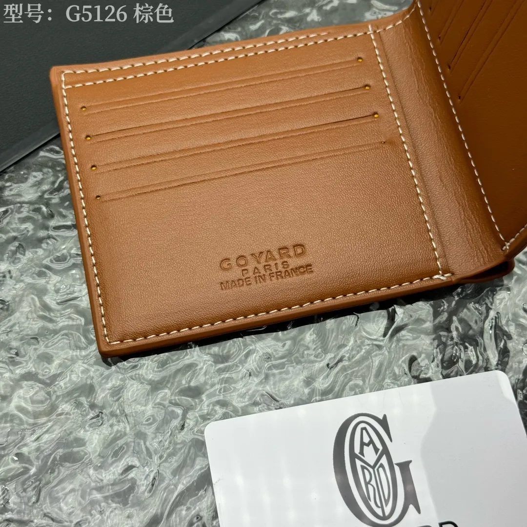 💰110 💎Upgraded original version 𝐠𝐨𝐲𝐚𝐫𝐝 Hot style ❤️Goyard short wallet, Goyard 8-slot card slot wallet, the texture is perfect and can hold about 8-10 cards, it can hold cash, it is thin and does not stand up, it is classic, practical and attractive! If you want to create a short clip with a feeling that is different from others and has a deep taste, it must be him! size: 11*9 (cm) model: G5126
