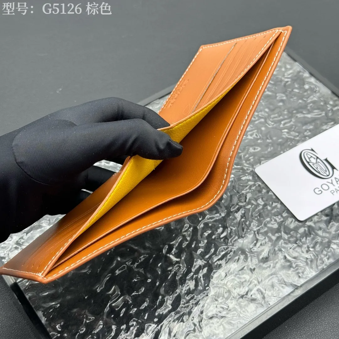 💰110 💎Upgraded original version 𝐠𝐨𝐲𝐚𝐫𝐝 Hot style ❤️Goyard short wallet, Goyard 8-slot card slot wallet, the texture is perfect and can hold about 8-10 cards, it can hold cash, it is thin and does not stand up, it is classic, practical and attractive! If you want to create a short clip with a feeling that is different from others and has a deep taste, it must be him! size: 11*9 (cm) model: G5126