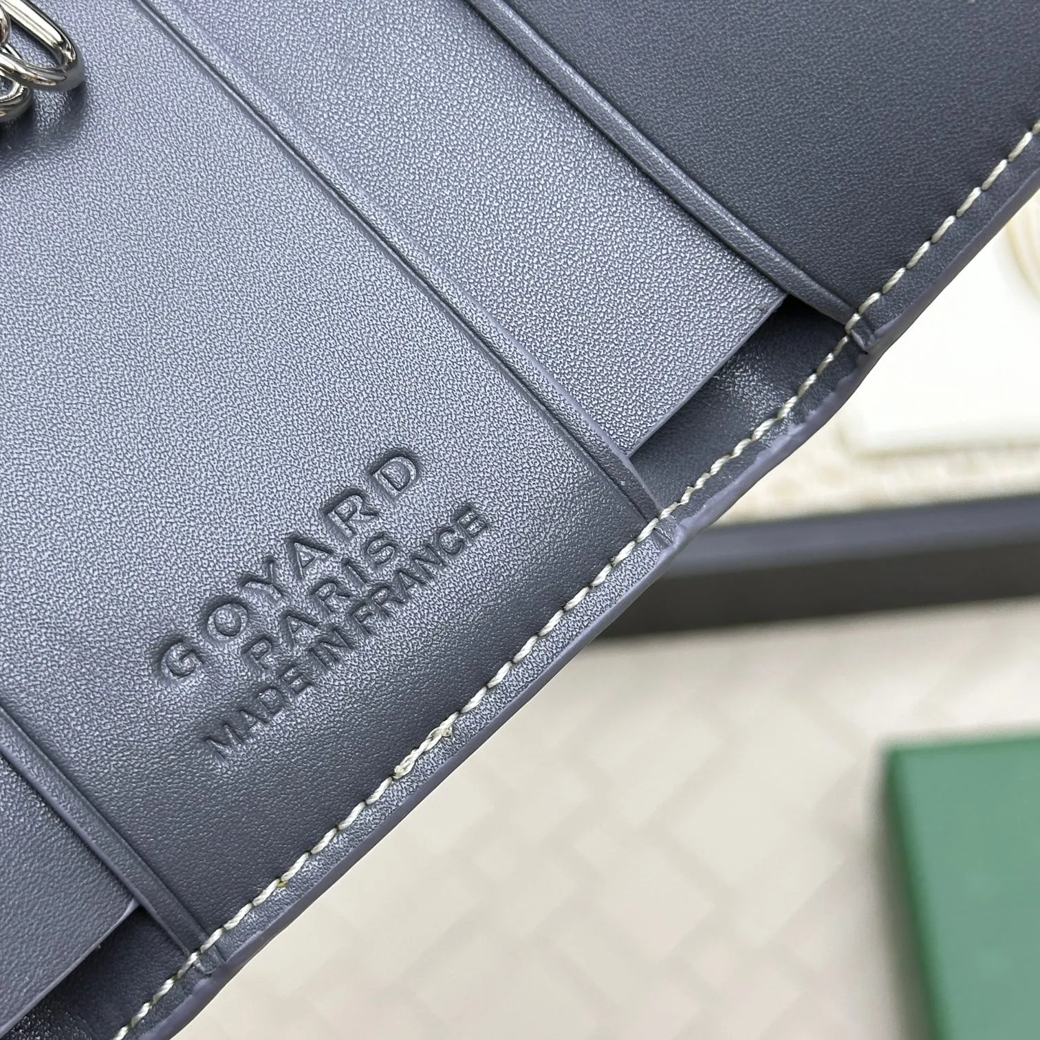 💰120 GOYARD Goya Classic👍🏻The design of the Saint-Sulpice 3-fold key bag is small and compact. Its compact design is just suitable for putting in a jacket or pants pocket. It is equipped with 6 locks that can fasten 6 keys. Style number: 807 Size: 10.5*7*2