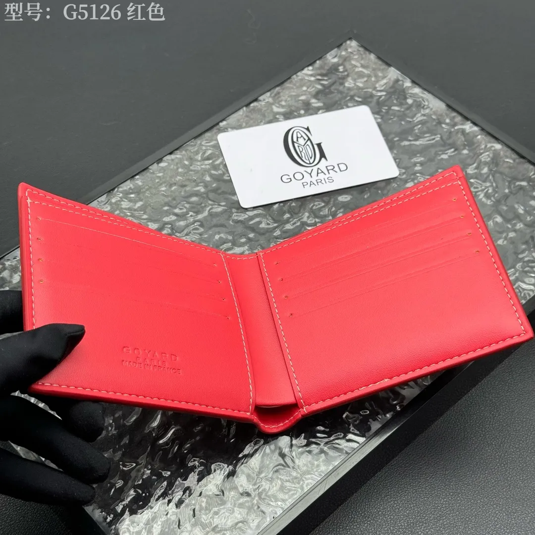 💰110 💎Upgraded original version 𝐠𝐨𝐲𝐚𝐫𝐝 Hot style ❤️Goyard short wallet, Goyard 8-slot card slot wallet, the texture is perfect and can hold about 8-10 cards, it can hold cash, it is thin and does not stand up, it is classic, practical and attractive! If you want to create a short clip with a feeling that is different from others and has a deep taste, it must be him! size: 11*9 (cm) model: G5126