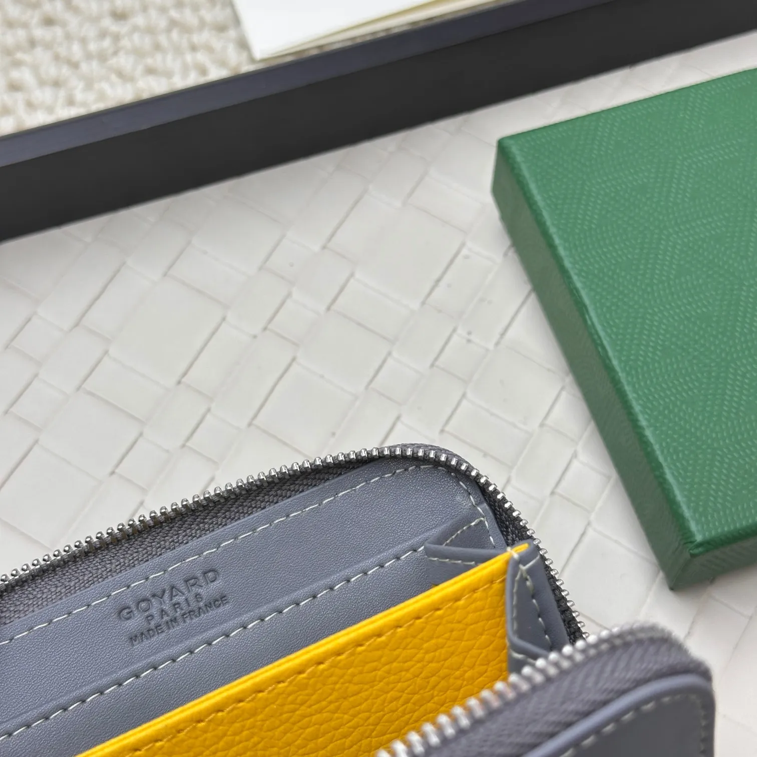 💰140 GOYARD Matignon Mini coin purse features a full zipper closure. Its central compartment holds coins, while its interior patch pocket holds cards or small IDs. No.: 805 Size: 10.4*7.5*1.8cm