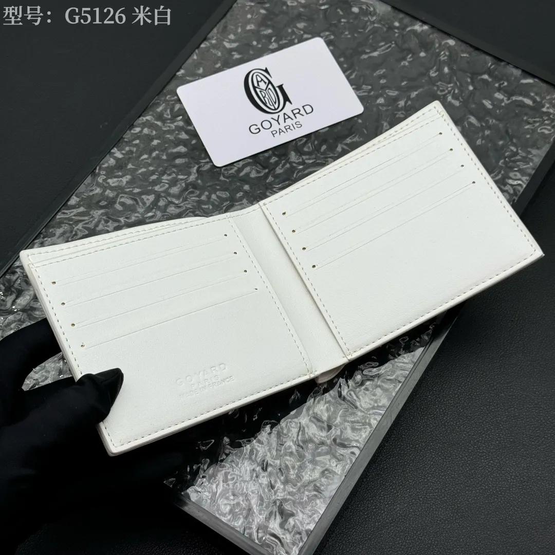 💰110 💎Upgraded original version 𝐠𝐨𝐲𝐚𝐫𝐝 Hot style ❤️Goyard short wallet, Goyard 8-slot card slot wallet, the texture is perfect and can hold about 8-10 cards, it can hold cash, it is thin and does not stand up, it is classic, practical and attractive! If you want to create a short clip with a feeling that is different from others and has a deep taste, it must be him! size: 11*9 (cm) model: G5126
