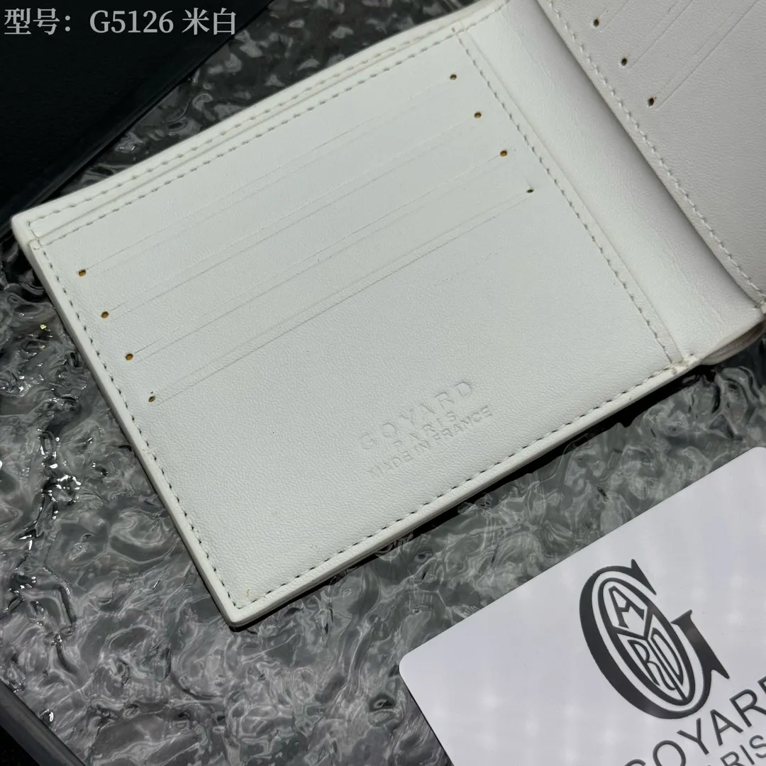 💰110 💎Upgraded original version 𝐠𝐨𝐲𝐚𝐫𝐝 Hot style ❤️Goyard short wallet, Goyard 8-slot card slot wallet, the texture is perfect and can hold about 8-10 cards, it can hold cash, it is thin and does not stand up, it is classic, practical and attractive! If you want to create a short clip with a feeling that is different from others and has a deep taste, it must be him! size: 11*9 (cm) model: G5126