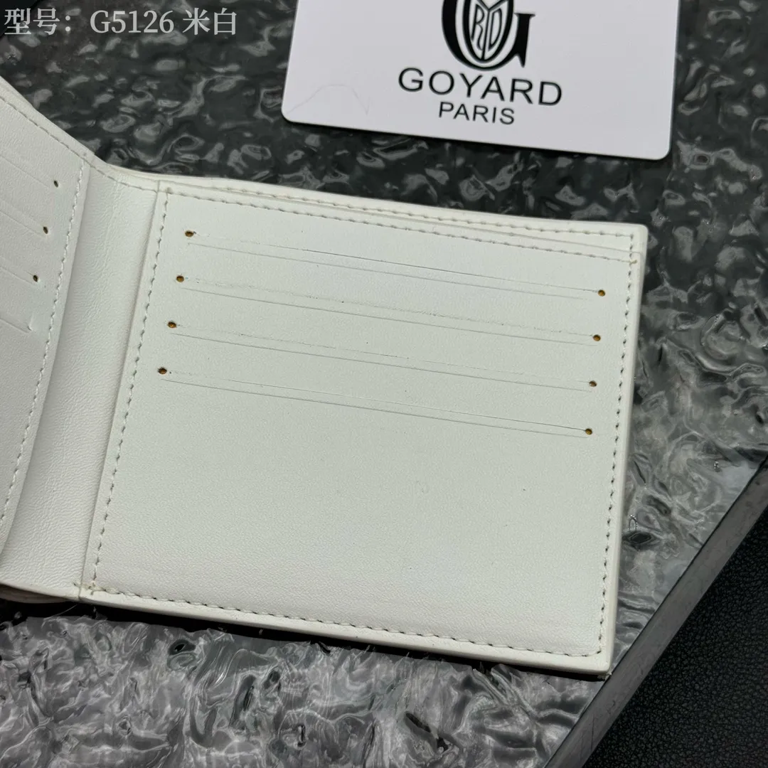 💰110 💎Upgraded original version 𝐠𝐨𝐲𝐚𝐫𝐝 Hot style ❤️Goyard short wallet, Goyard 8-slot card slot wallet, the texture is perfect and can hold about 8-10 cards, it can hold cash, it is thin and does not stand up, it is classic, practical and attractive! If you want to create a short clip with a feeling that is different from others and has a deep taste, it must be him! size: 11*9 (cm) model: G5126