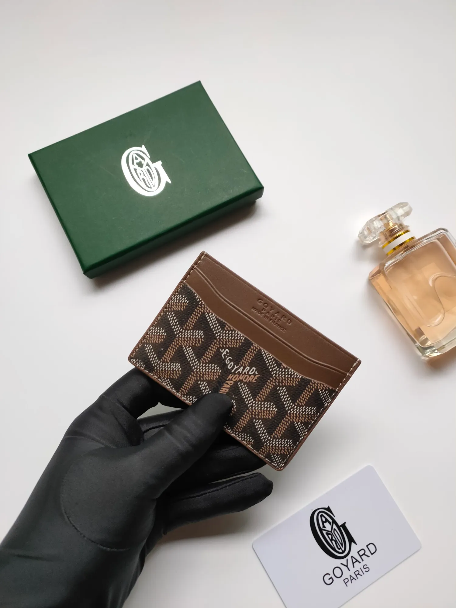 ￥90💰GOYARD Goya Classic👍🏻Saint-Sulpice card holder has a small and compact design, and its central pocket can store cards, documents or folded banknotes. The compact design fits nicely in a jacket or pants pocket. Style number: 9636 Size: 7 x10.5 cm