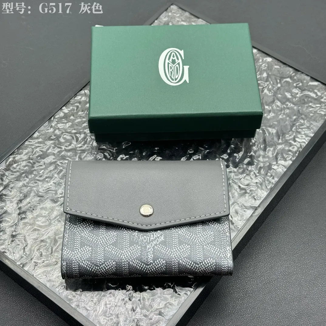 💰120 💎Top Original 𝑮𝑶𝒀𝑨𝑹𝑫 𝑽𝒊𝒄𝒕𝒐𝒊𝒓𝒆 The wallet has a small and compact design that can store cards, banknotes and documents. It's sized to fit in a bag or in a jacket or pants pocket. The Insert Victoire Card Holder can be placed inside the Victoire Wallet to store even more cards. Style number: G517 Size: 12*9*3