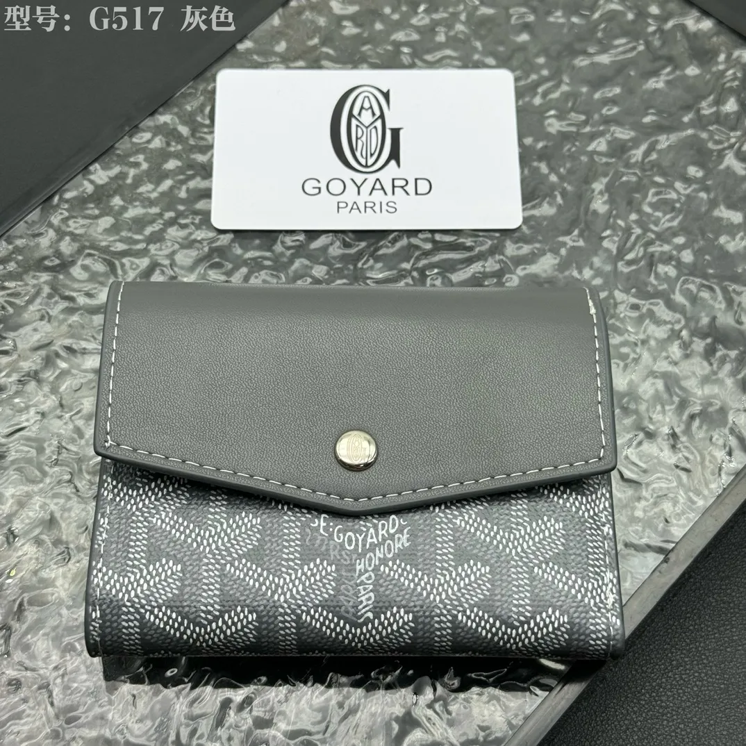 💰120 💎Top Original 𝑮𝑶𝒀𝑨𝑹𝑫 𝑽𝒊𝒄𝒕𝒐𝒊𝒓𝒆 The wallet has a small and compact design that can store cards, banknotes and documents. It's sized to fit in a bag or in a jacket or pants pocket. The Insert Victoire Card Holder can be placed inside the Victoire Wallet to store even more cards. Style number: G517 Size: 12*9*3