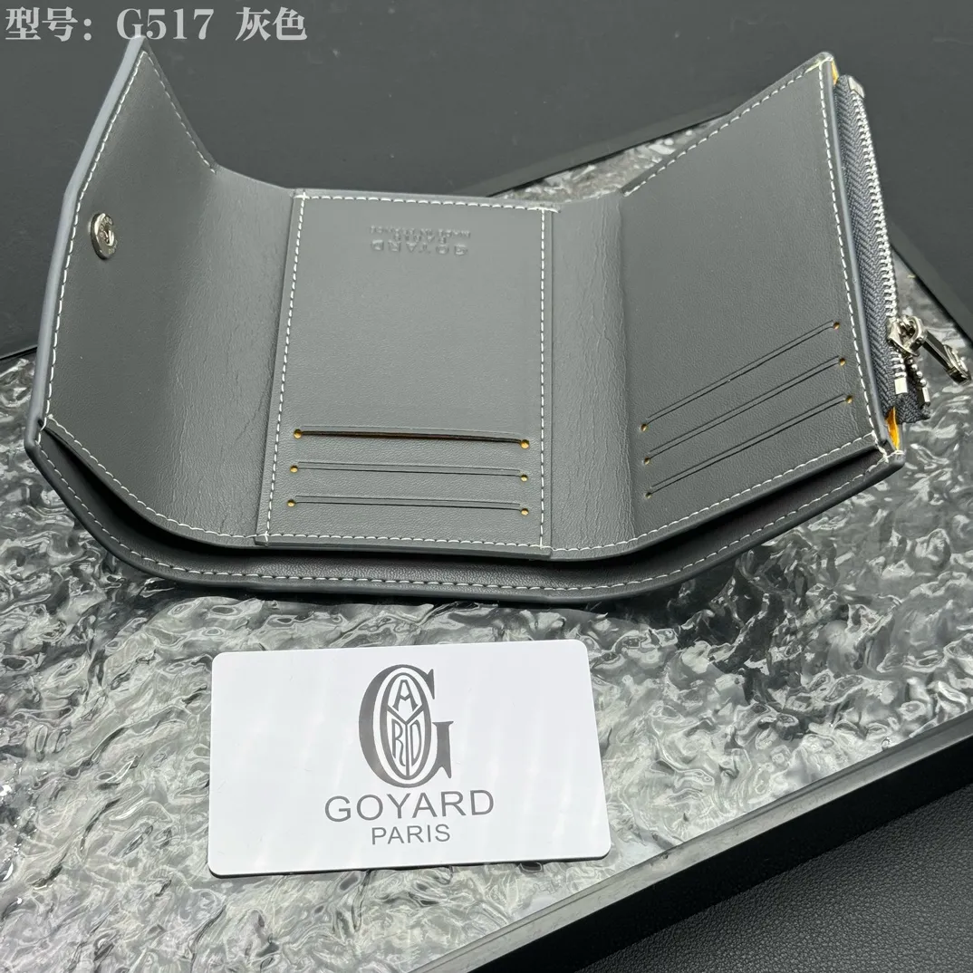 💰120 💎Top Original 𝑮𝑶𝒀𝑨𝑹𝑫 𝑽𝒊𝒄𝒕𝒐𝒊𝒓𝒆 The wallet has a small and compact design that can store cards, banknotes and documents. It's sized to fit in a bag or in a jacket or pants pocket. The Insert Victoire Card Holder can be placed inside the Victoire Wallet to store even more cards. Style number: G517 Size: 12*9*3
