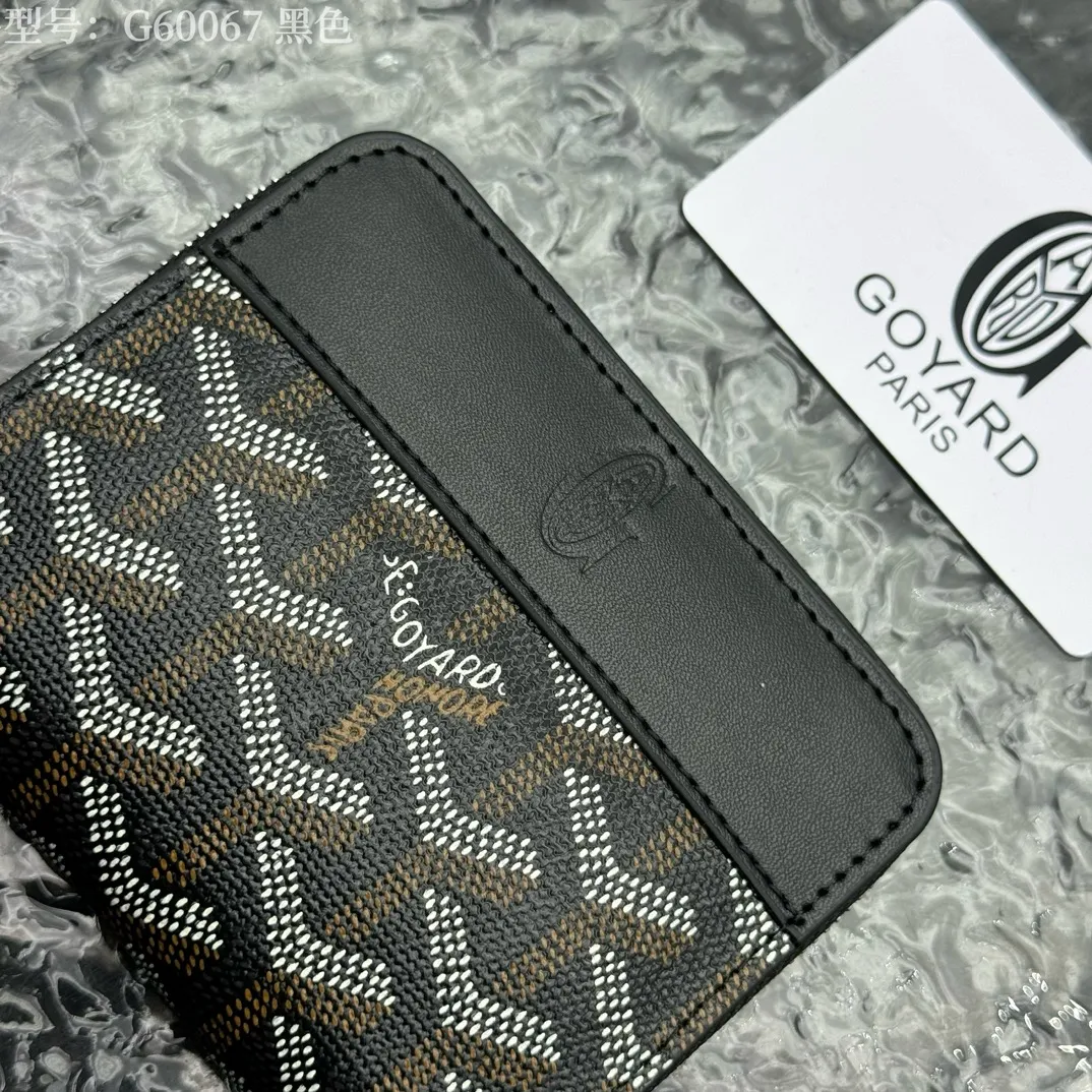 💰130 💎Top original 𝐠𝐨𝐲𝐚𝐫𝐝 Hot style 💕 Goya wallet short Matignon Mini coin purse with full zipper closure design. Its central compartment holds coins, while its interior patch pocket holds cards or small IDs. Style number: G60067 Size: 10.4*7.5*1.8cm