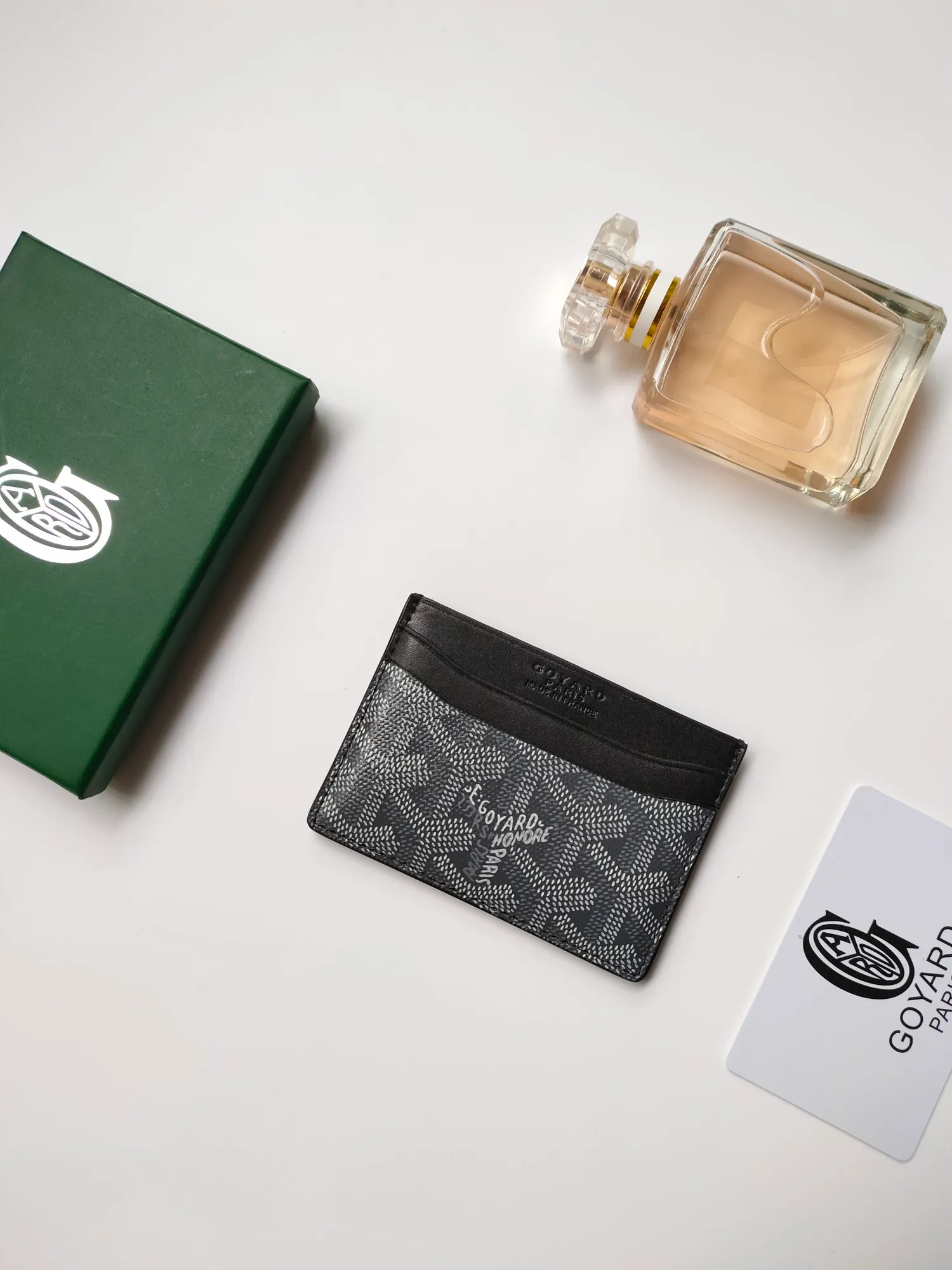 ￥90💰GOYARD Goya Classic👍🏻Saint-Sulpice card holder has a small and compact design, and its central pocket can store cards, documents or folded banknotes. The compact design fits nicely in a jacket or pants pocket. Style number: 9636 Size: 7 x10.5 cm