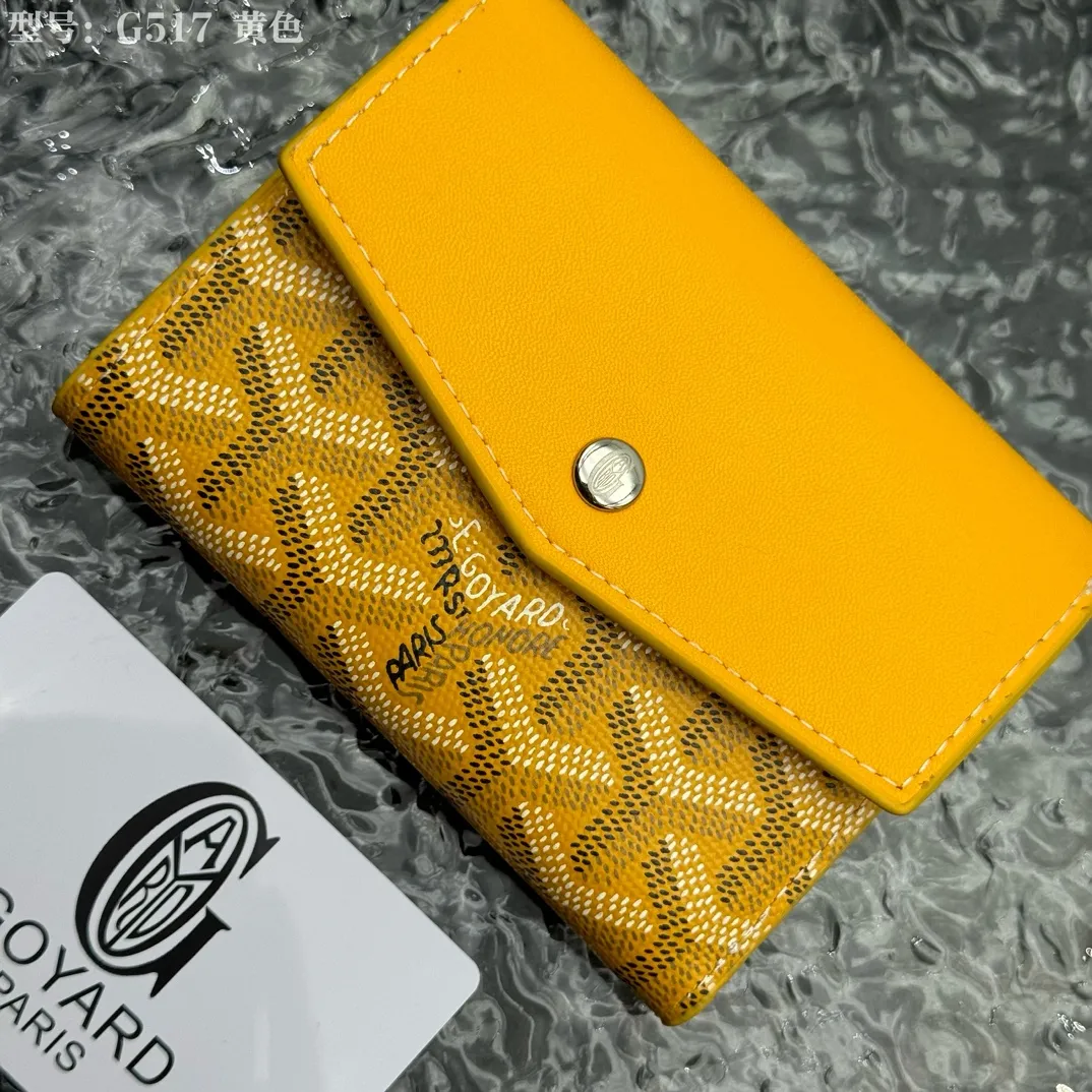 💰120 💎Top Original 𝑮𝑶𝒀𝑨𝑹𝑫 𝑽𝒊𝒄𝒕𝒐𝒊𝒓𝒆 The wallet has a small and compact design that can store cards, banknotes and documents. It's sized to fit in a bag or in a jacket or pants pocket. The Insert Victoire Card Holder can be placed inside the Victoire Wallet to store even more cards. Style number: G517 Size: 12*9*3