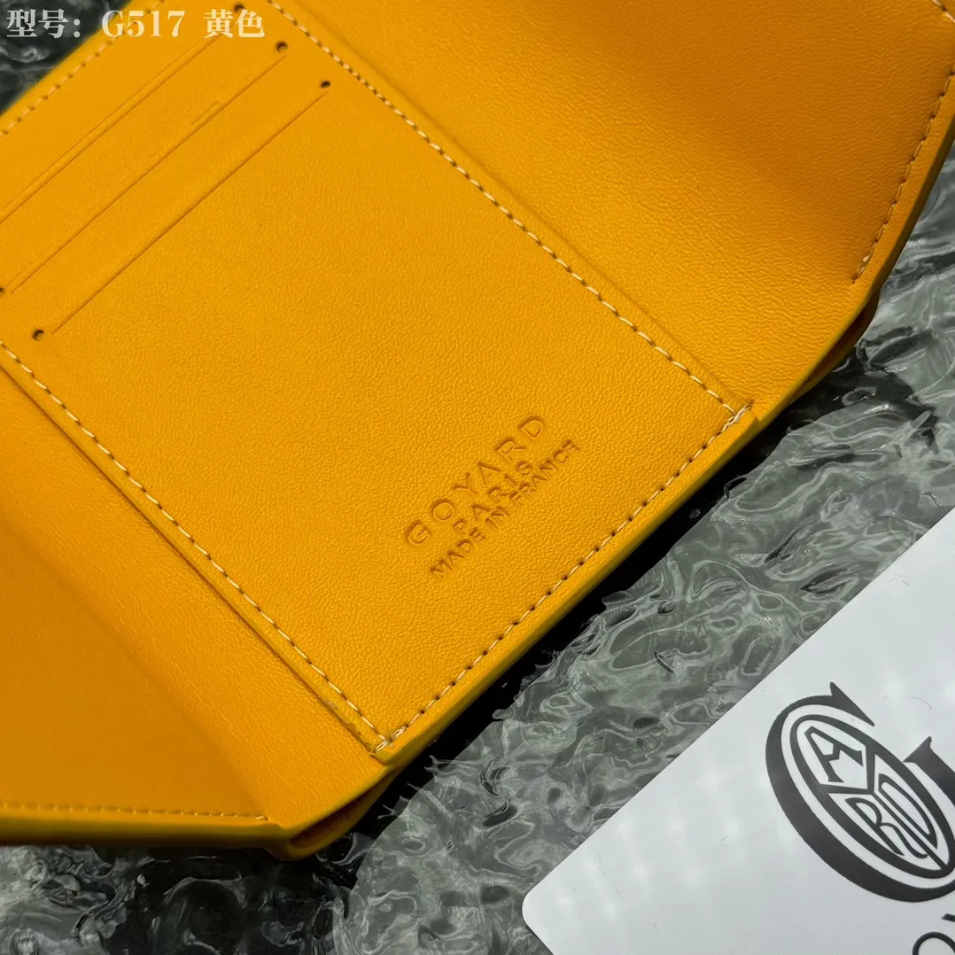 💰120 💎Top Original 𝑮𝑶𝒀𝑨𝑹𝑫 𝑽𝒊𝒄𝒕𝒐𝒊𝒓𝒆 The wallet has a small and compact design that can store cards, banknotes and documents. It's sized to fit in a bag or in a jacket or pants pocket. The Insert Victoire Card Holder can be placed inside the Victoire Wallet to store even more cards. Style number: G517 Size: 12*9*3