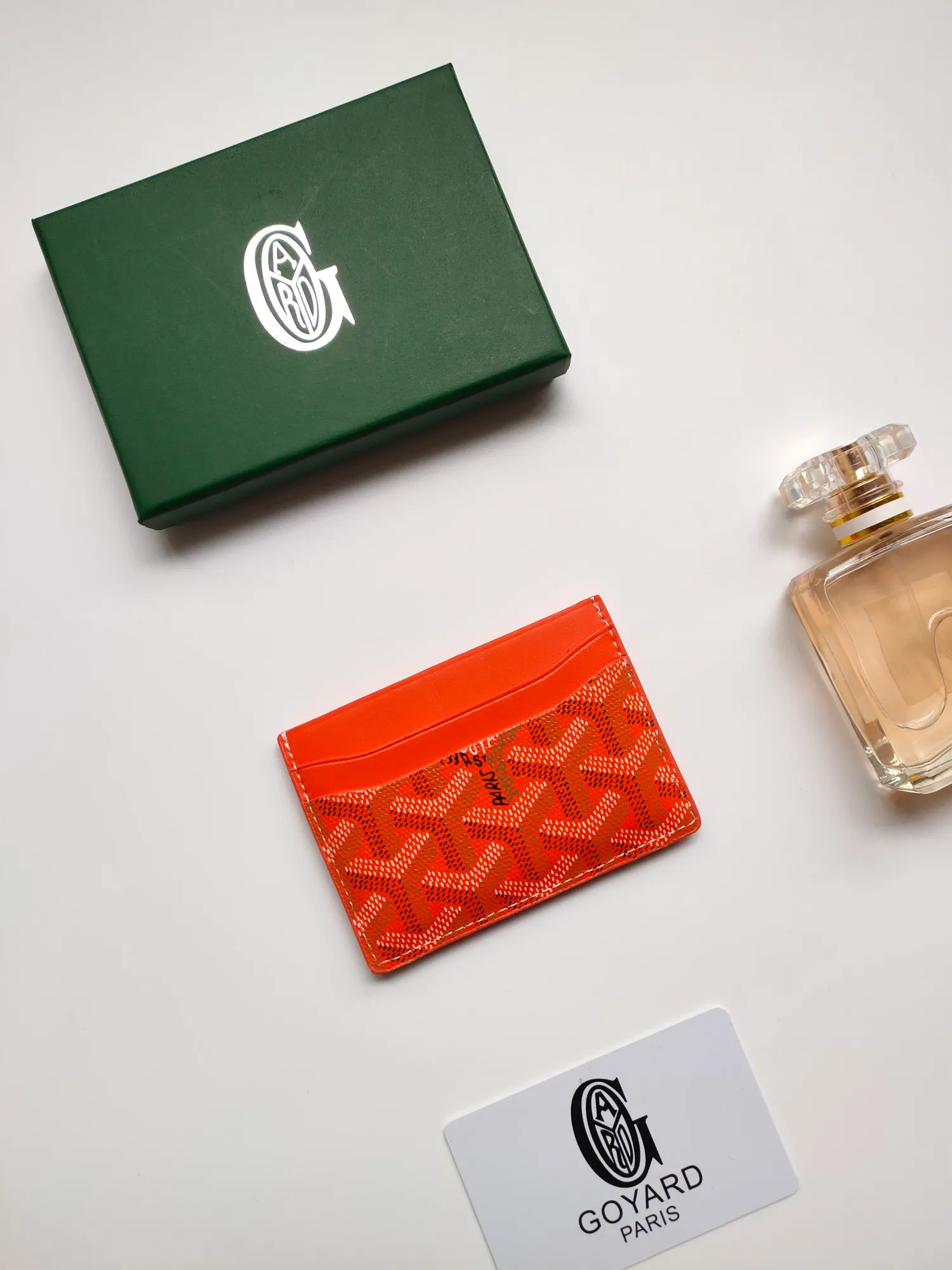 ￥90💰GOYARD Goya Classic👍🏻Saint-Sulpice card holder has a small and compact design, and its central pocket can store cards, documents or folded banknotes. The compact design fits nicely in a jacket or pants pocket. Style number: 9636 Size: 7 x10.5 cm