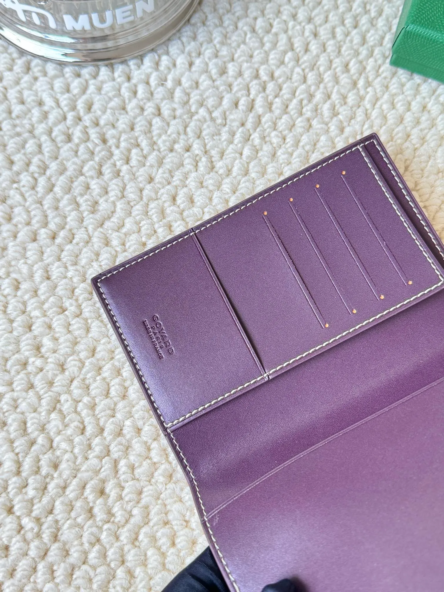 💰120 Goyard Passport Holder Goyardine Canvas & Vauzelles Calfskin No.: 804 Eleven colors. The country is open. The first choice for overseas travel. Multiple colors available. Can be used as a couple. It’s yyds to give as a gift for your own use! A super convenient passport holder with four card slots + two compartments for traveling. Small and portable, good-looking. Material: goyarine canvas and Vauzelles calfskin. Size: 14✖️10✖️1.5cm