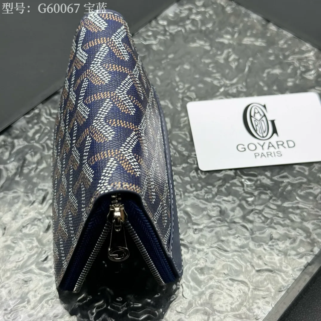 💰130 💎Top original 𝐠𝐨𝐲𝐚𝐫𝐝 Hot style 💕 Goya wallet short Matignon Mini coin purse with full zipper closure design. Its central compartment holds coins, while its interior patch pocket holds cards or small IDs. Style number: G60067 Size: 10.4*7.5*1.8cm
