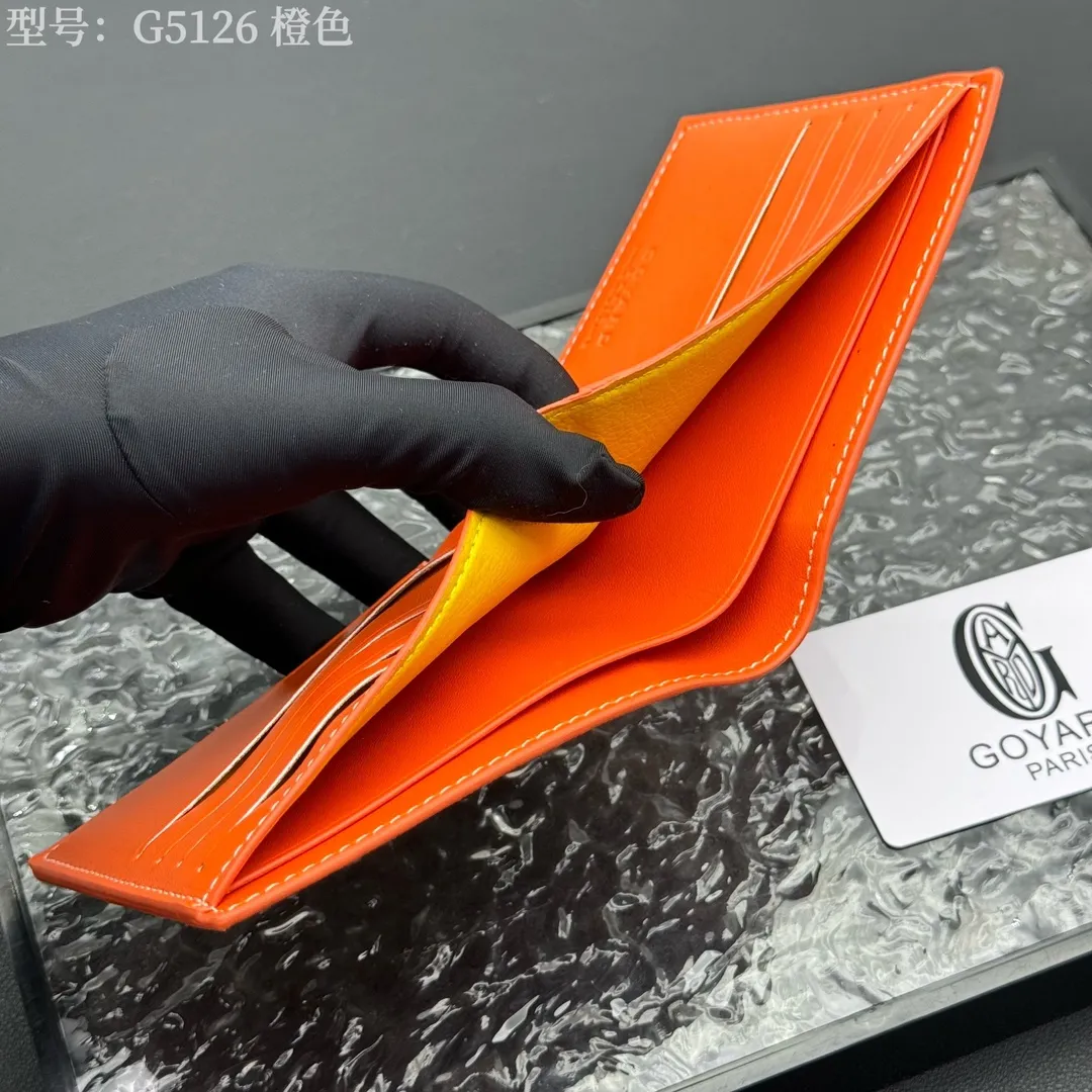 💰110 💎Upgraded original version 𝐠𝐨𝐲𝐚𝐫𝐝 Hot style ❤️Goyard short wallet, Goyard 8-slot card slot wallet, the texture is perfect and can hold about 8-10 cards, it can hold cash, it is thin and does not stand up, it is classic, practical and attractive! If you want to create a short clip with a feeling that is different from others and has a deep taste, it must be him! size: 11*9 (cm) model: G5126