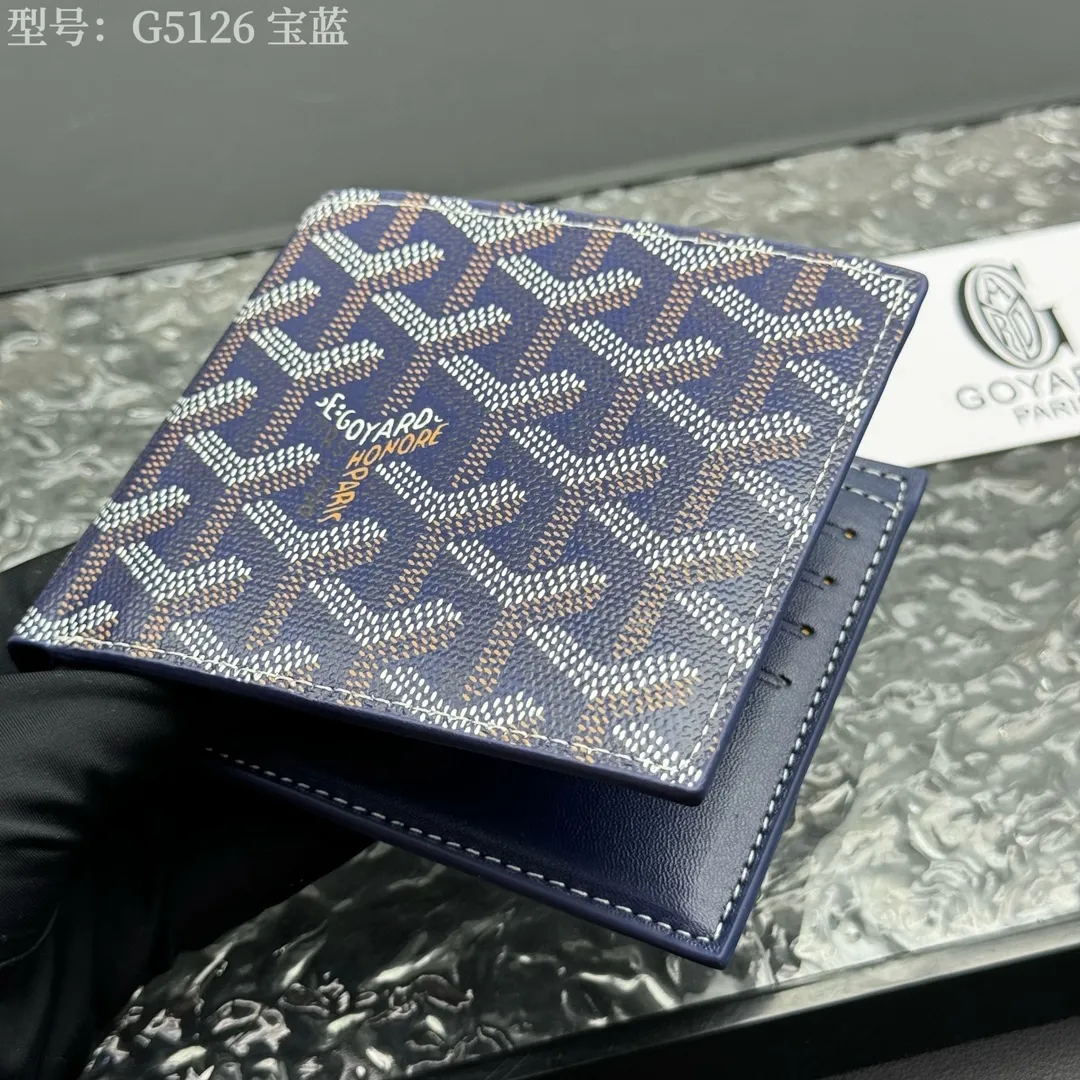💰110 💎Upgraded original version 𝐠𝐨𝐲𝐚𝐫𝐝 Hot style ❤️Goyard short wallet, Goyard 8-slot card slot wallet, the texture is perfect and can hold about 8-10 cards, it can hold cash, it is thin and does not stand up, it is classic, practical and attractive! If you want to create a short clip with a feeling that is different from others and has a deep taste, it must be him! size: 11*9 (cm) model: G5126