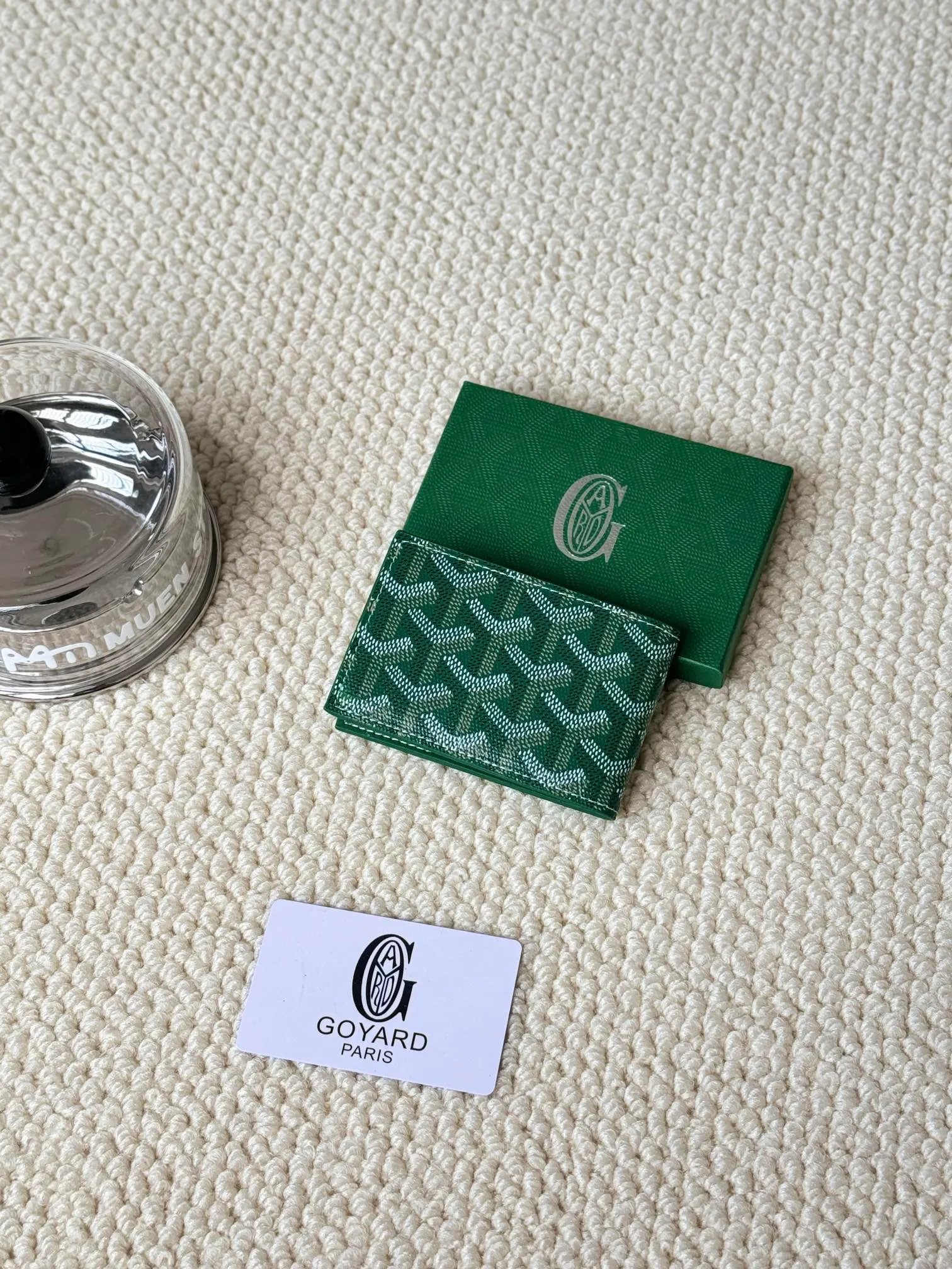 💰100Insert Victoire Card Holder can not only be used on its own, but also fits into the Victoire Wallet to add more card storage space. Goyardine canvas & Vauzelles calfskin Style number: 9638 Size: 7.1 cmx0.5 cmx10 cm