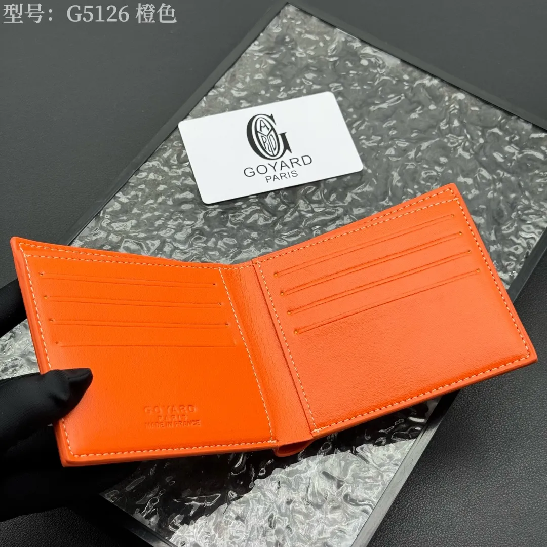 💰130 💎Upgraded original version 𝐠𝐨𝐲𝐚𝐫𝐝 Hot style ❤️Goyard wallet short style, Goyard 8-slot card slot wallet, the texture is directly stretched to the full mark, it can hold about 8-10 cards, it can hold cash, it is thin and does not stand up, it is classic, practical and attractive! If you want to create a short clip with a feeling that is different from others and has a deep taste, it must be him! size: 11*9 (cm) model: G5126