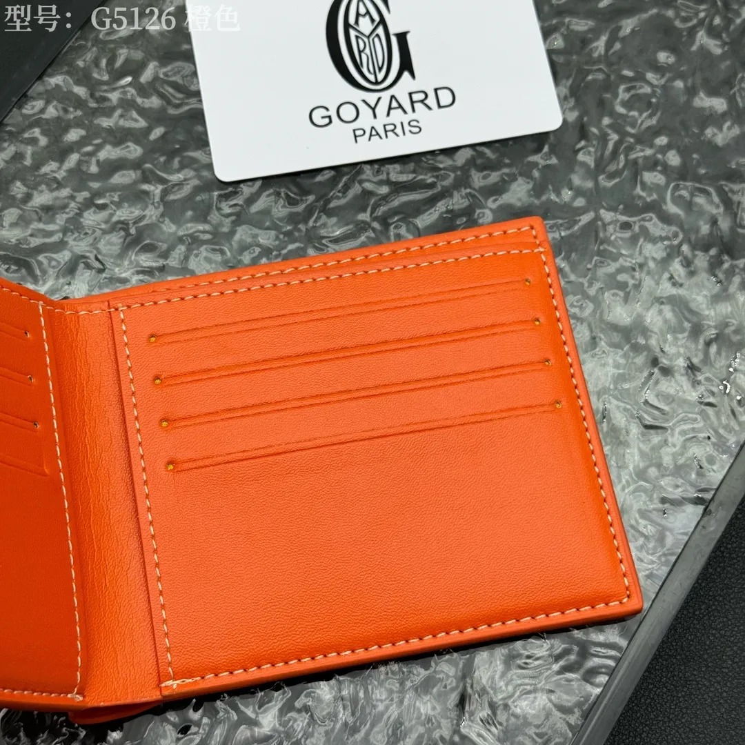 💰130 💎Upgraded original version 𝐠𝐨𝐲𝐚𝐫𝐝 Hot style ❤️Goyard wallet short style, Goyard 8-slot card slot wallet, the texture is directly stretched to the full mark, it can hold about 8-10 cards, it can hold cash, it is thin and does not stand up, it is classic, practical and attractive! If you want to create a short clip with a feeling that is different from others and has a deep taste, it must be him! size: 11*9 (cm) model: G5126