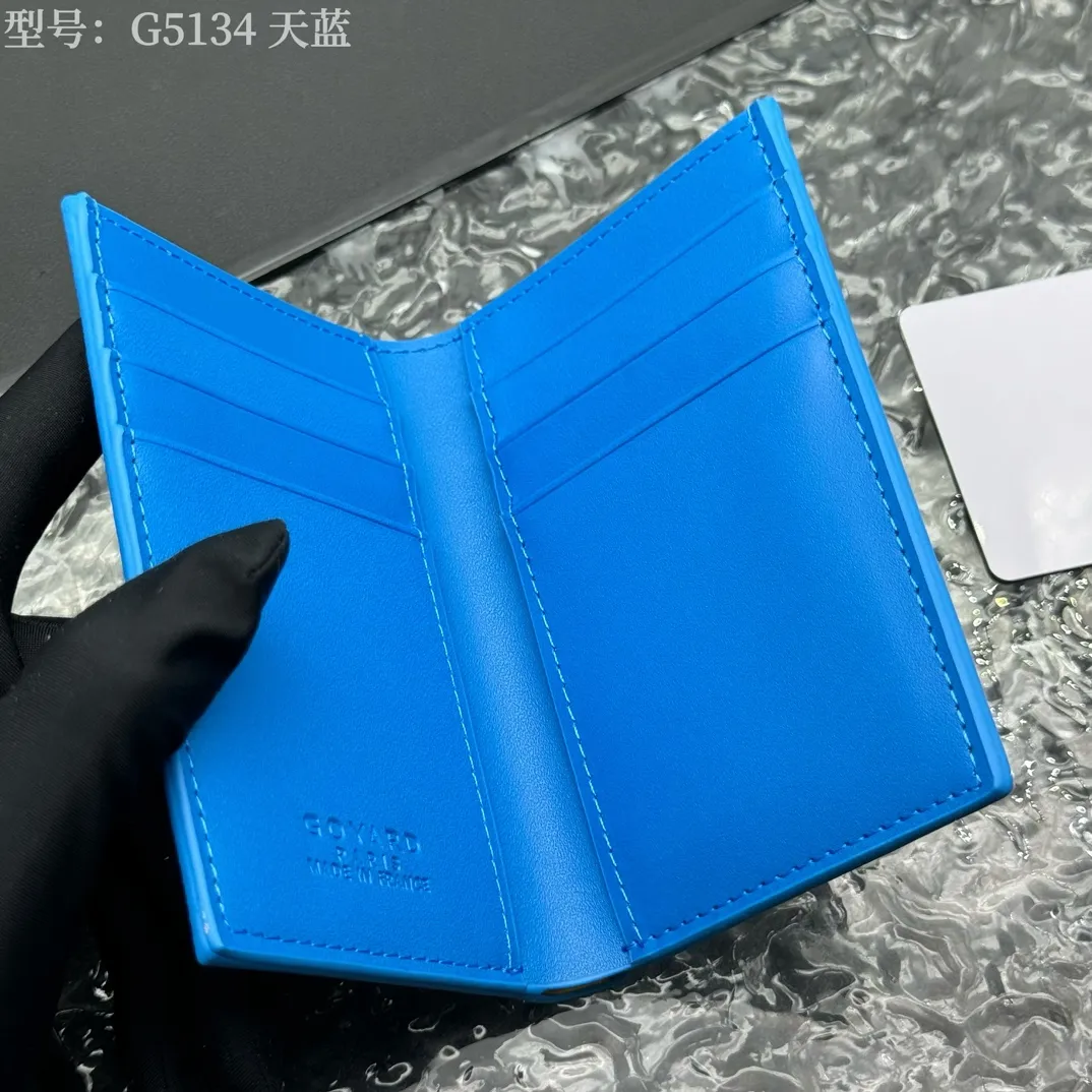 💰100 💎Top original 𝑺𝒂𝒊𝒏𝒕 𝑷𝒊𝒆𝒓𝒓𝒆 𝐠𝐨𝐲𝐚𝐫𝐝 Hot style 💕 Goya wallet card holder It is fully functional and has a large-sized banknote pocket that can hold cards, documents and banknotes at the same time. The compact design is just right for putting in a jacket or pants pocket. Style number: G5134 Size:7.5*1.5*11cm.