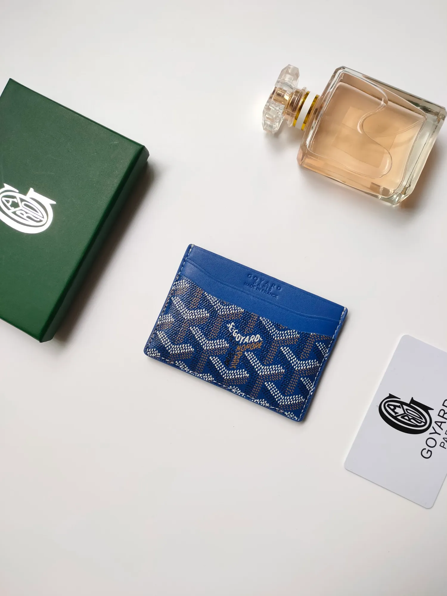 ￥90💰GOYARD Goya Classic👍🏻Saint-Sulpice card holder has a small and compact design, and its central pocket can store cards, documents or folded banknotes. The compact design fits nicely in a jacket or pants pocket. Style number: 9636 Size: 7 x10.5 cm