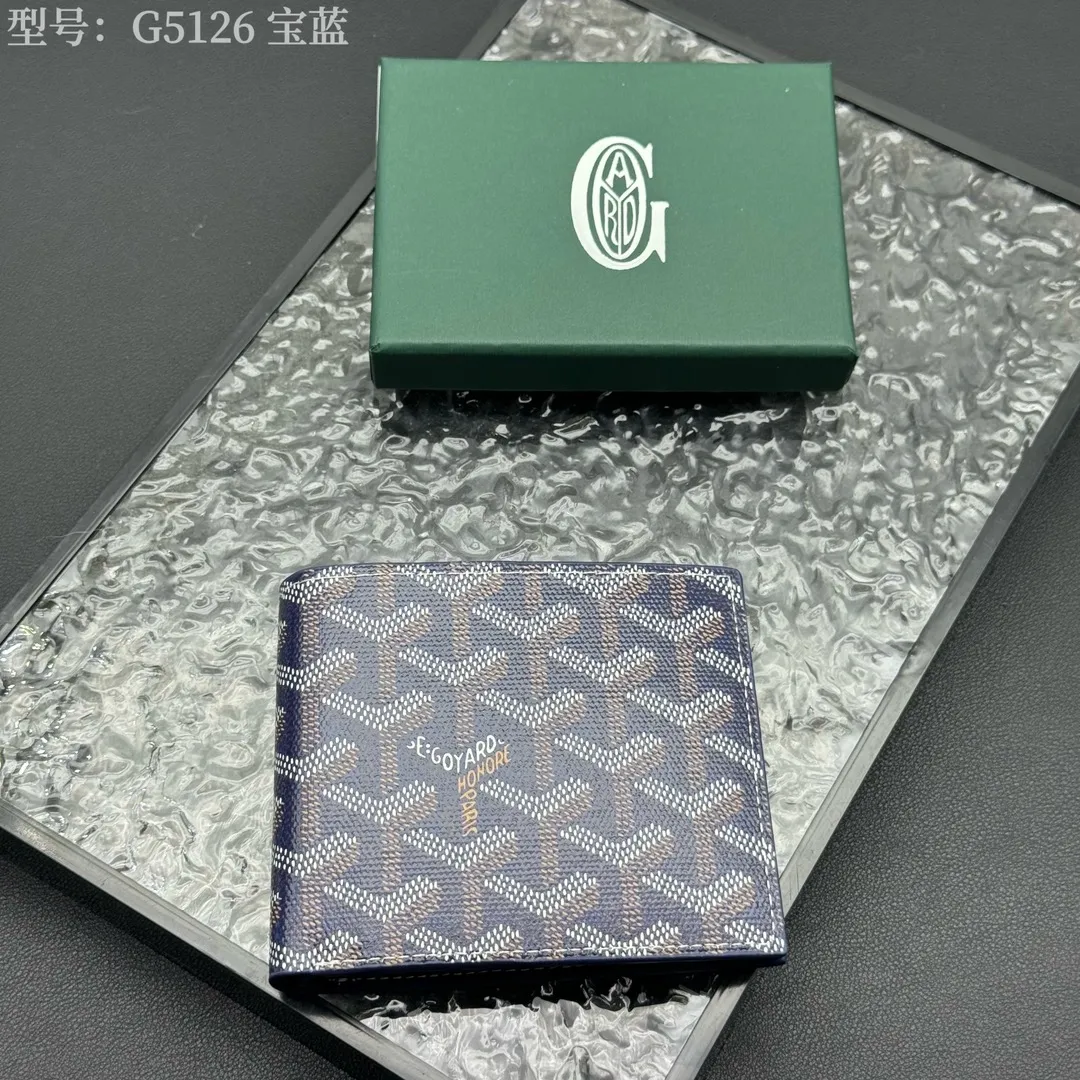 💰130 💎Upgraded original version 𝐠𝐨𝐲𝐚𝐫𝐝 Hot style ❤️Goyard wallet short style, Goyard 8-slot card slot wallet, the texture is directly stretched to the full mark, it can hold about 8-10 cards, it can hold cash, it is thin and does not stand up, it is classic, practical and attractive! If you want to create a short clip with a feeling that is different from others and has a deep taste, it must be him! size: 11*9 (cm) model: G5126