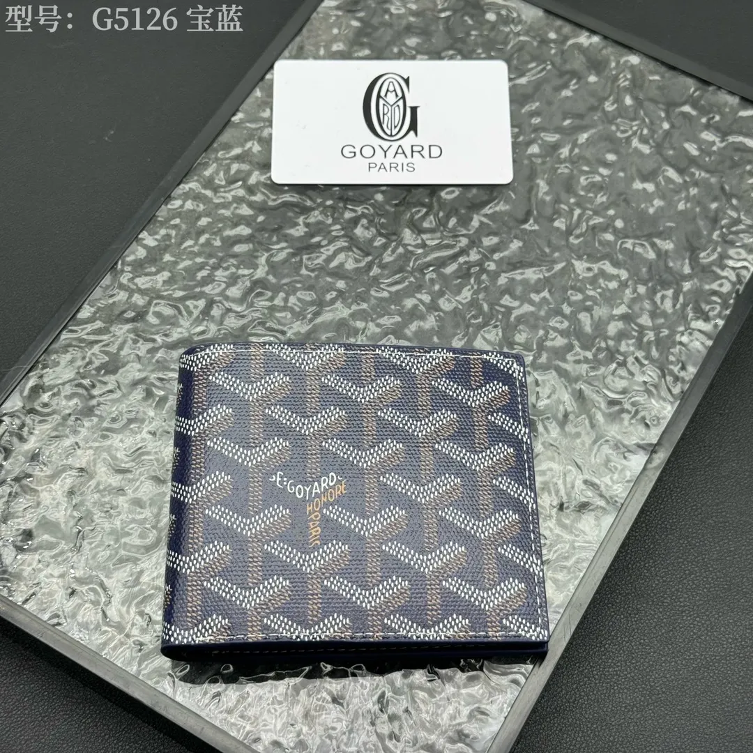 💰130 💎Upgraded original version 𝐠𝐨𝐲𝐚𝐫𝐝 Hot style ❤️Goyard wallet short style, Goyard 8-slot card slot wallet, the texture is directly stretched to the full mark, it can hold about 8-10 cards, it can hold cash, it is thin and does not stand up, it is classic, practical and attractive! If you want to create a short clip with a feeling that is different from others and has a deep taste, it must be him! size: 11*9 (cm) model: G5126
