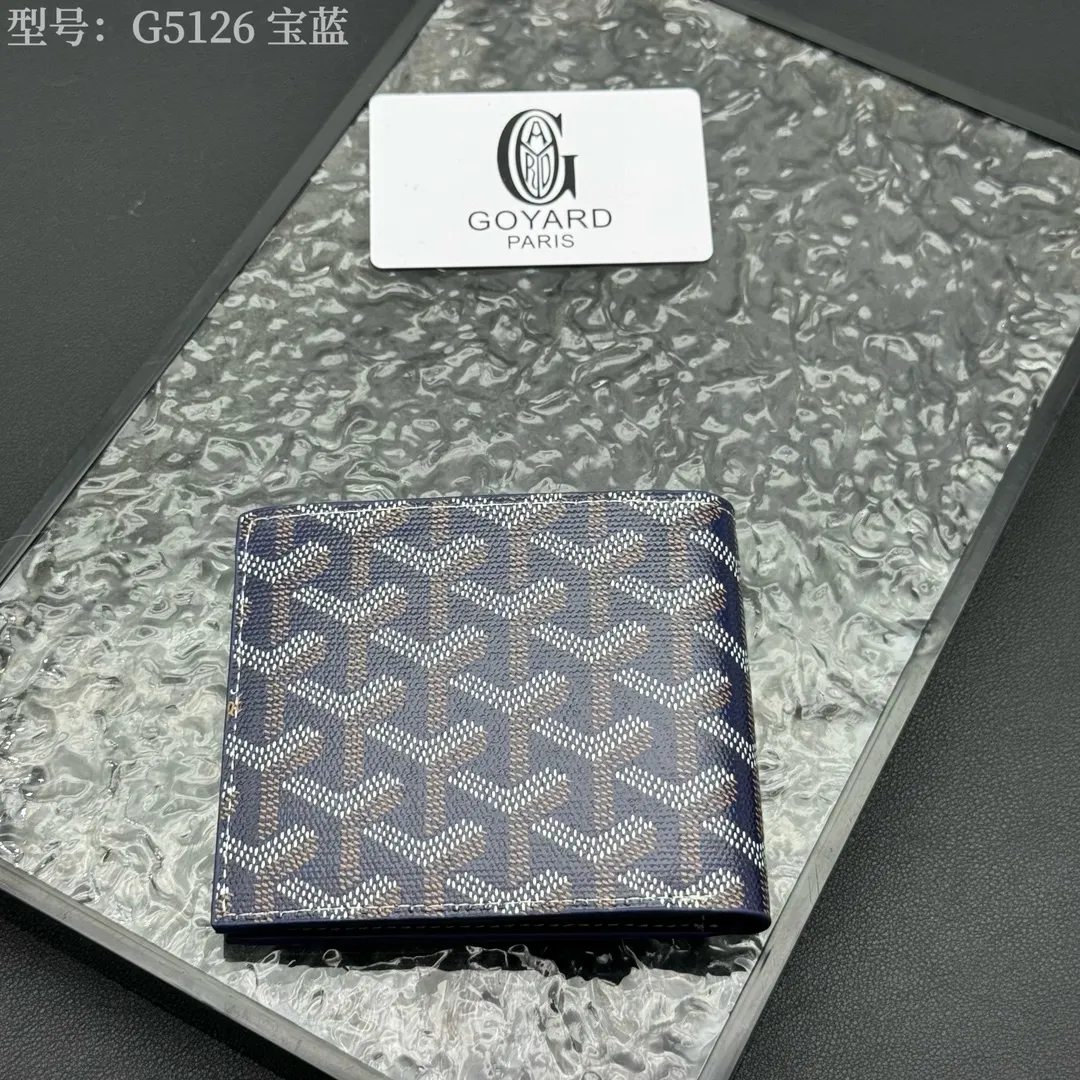 💰130 💎Upgraded original version 𝐠𝐨𝐲𝐚𝐫𝐝 Hot style ❤️Goyard wallet short style, Goyard 8-slot card slot wallet, the texture is directly stretched to the full mark, it can hold about 8-10 cards, it can hold cash, it is thin and does not stand up, it is classic, practical and attractive! If you want to create a short clip with a feeling that is different from others and has a deep taste, it must be him! size: 11*9 (cm) model: G5126