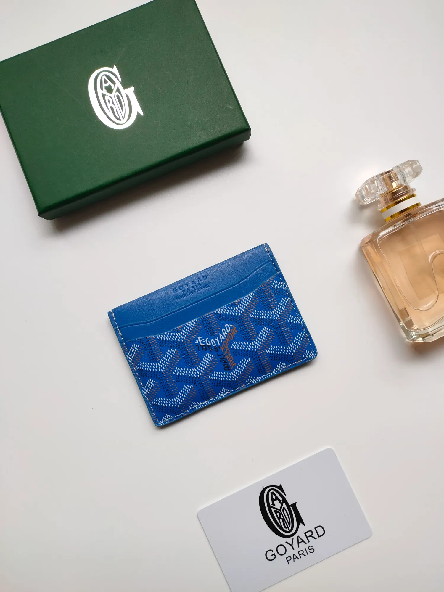 ￥90💰GOYARD Goya Classic👍🏻Saint-Sulpice card holder has a small and compact design, and its central pocket can store cards, documents or folded banknotes. The compact design fits nicely in a jacket or pants pocket. Style number: 9636 Size: 7 x10.5 cm