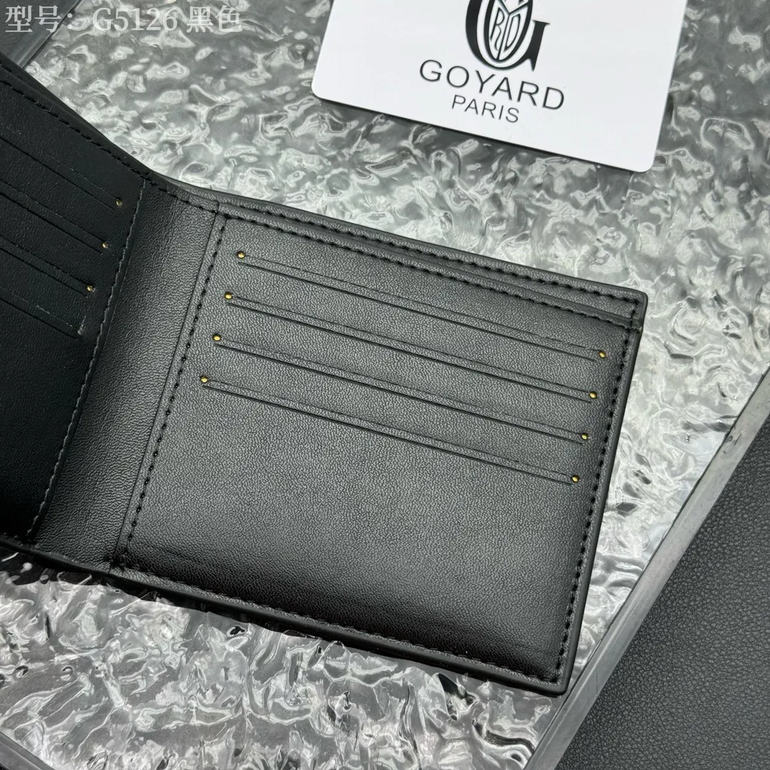 💰110 💎Upgraded original version 𝐠𝐨𝐲𝐚𝐫𝐝 Hot style ❤️Goyard short wallet, Goyard 8-slot card slot wallet, the texture is perfect and can hold about 8-10 cards, it can hold cash, it is thin and does not stand up, it is classic, practical and attractive! If you want to create a short clip with a feeling that is different from others and has a deep taste, it must be him! size: 11*9 (cm) model: G5126