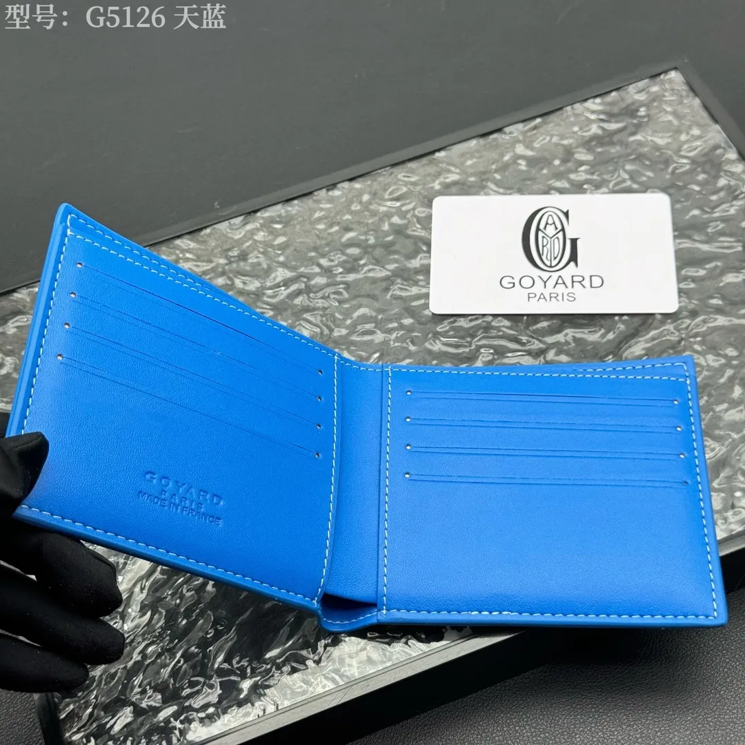 💰130 💎Upgraded original version 𝐠𝐨𝐲𝐚𝐫𝐝 Hot style ❤️Goyard wallet short style, Goyard 8-slot card slot wallet, the texture is directly stretched to the full mark, it can hold about 8-10 cards, it can hold cash, it is thin and does not stand up, it is classic, practical and attractive! If you want to create a short clip with a feeling that is different from others and has a deep taste, it must be him! size: 11*9 (cm) model: G5126