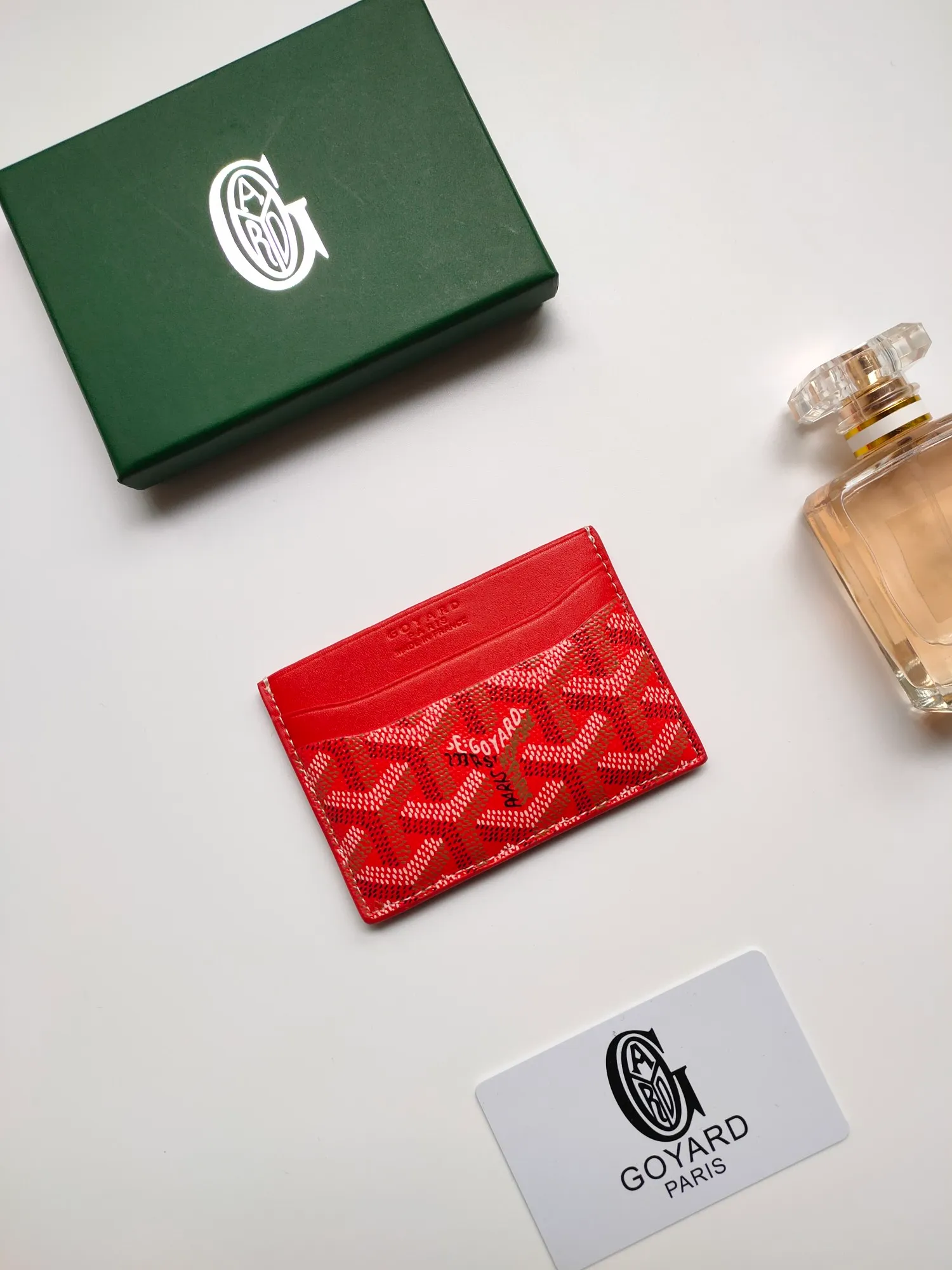￥90💰GOYARD Goya Classic👍🏻Saint-Sulpice card holder has a small and compact design, and its central pocket can store cards, documents or folded banknotes. The compact design fits nicely in a jacket or pants pocket. Style number: 9636 Size: 7 x10.5 cm