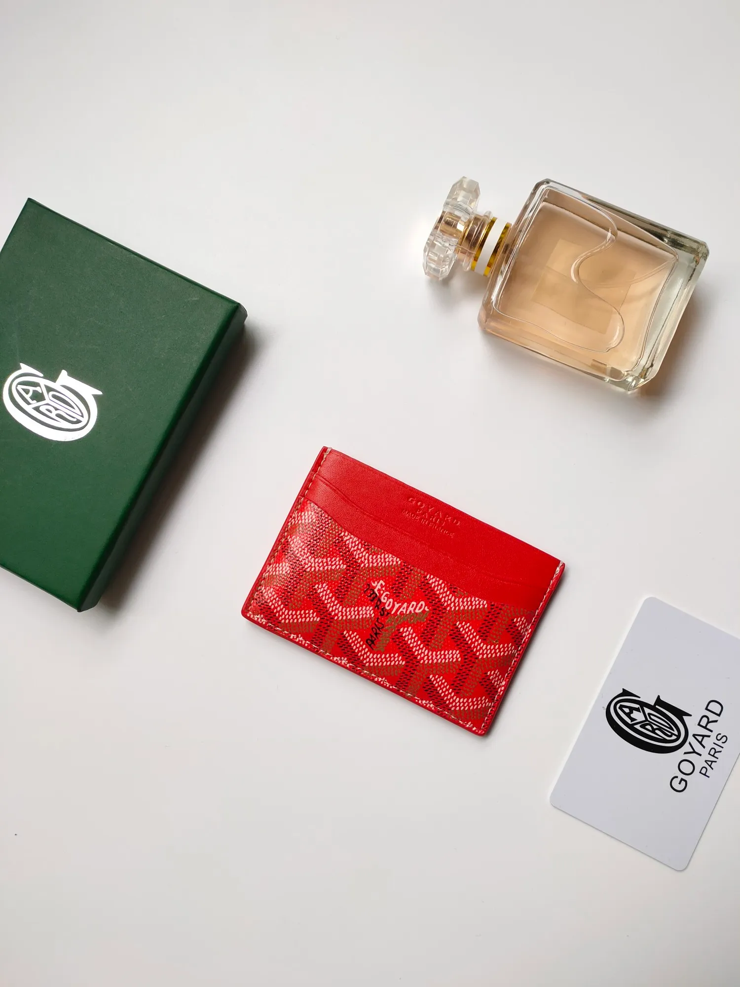 ￥90💰GOYARD Goya Classic👍🏻Saint-Sulpice card holder has a small and compact design, and its central pocket can store cards, documents or folded banknotes. The compact design fits nicely in a jacket or pants pocket. Style number: 9636 Size: 7 x10.5 cm