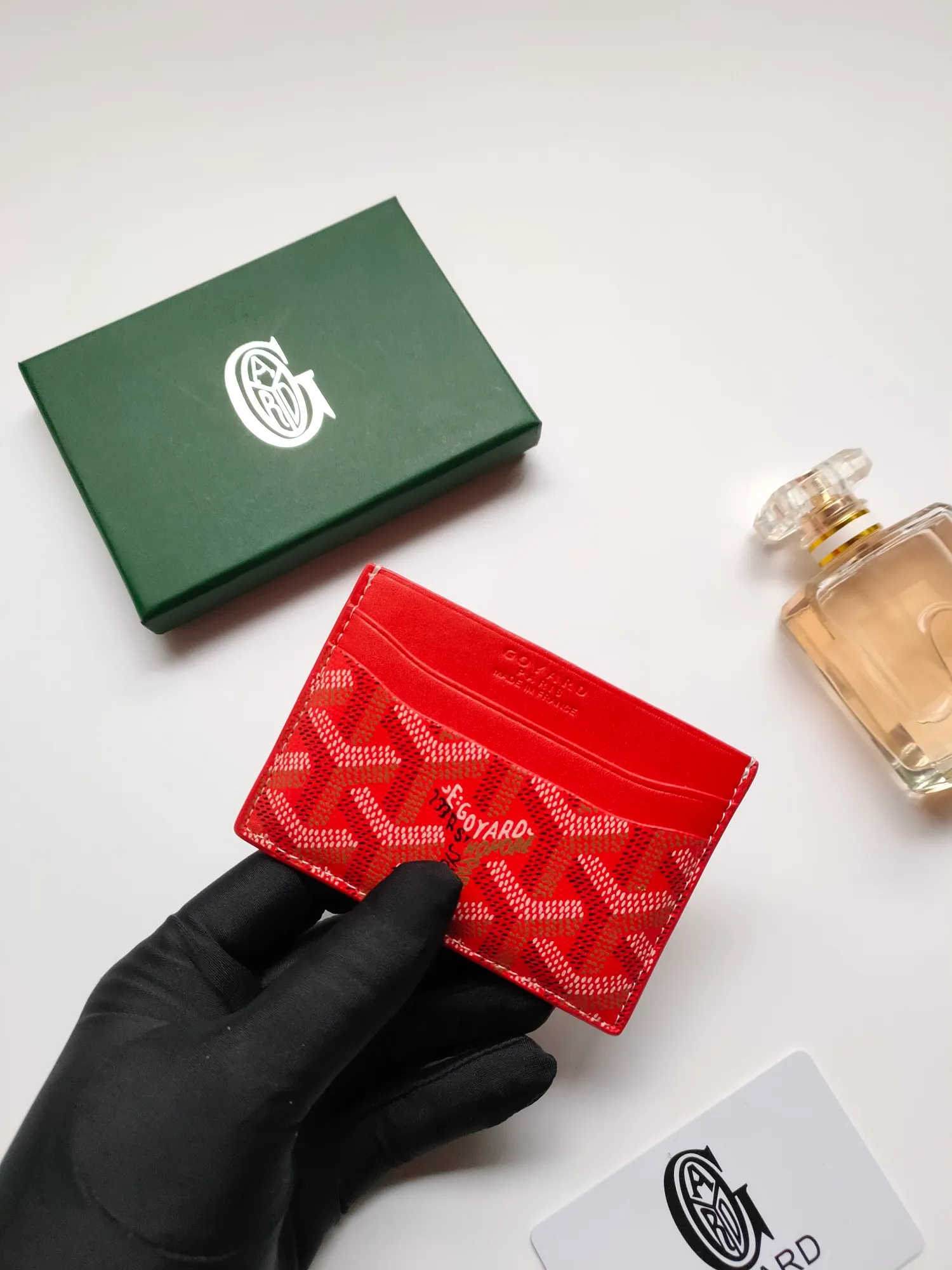 ￥90💰GOYARD Goya Classic👍🏻Saint-Sulpice card holder has a small and compact design, and its central pocket can store cards, documents or folded banknotes. The compact design fits nicely in a jacket or pants pocket. Style number: 9636 Size: 7 x10.5 cm