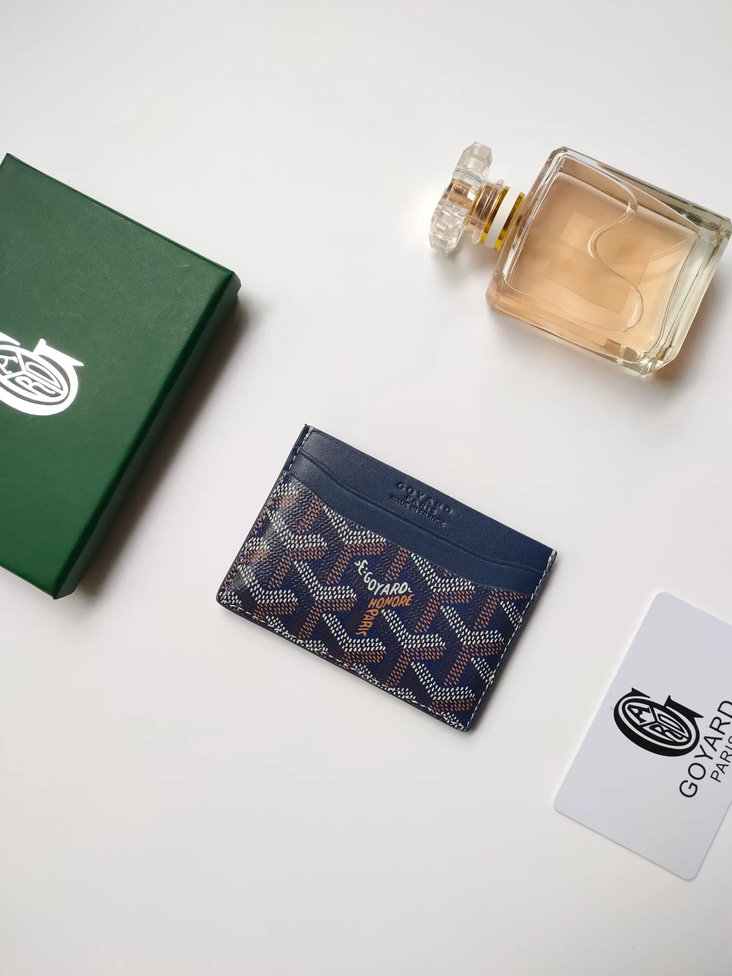 ￥90💰GOYARD Goya Classic👍🏻Saint-Sulpice card holder has a small and compact design, and its central pocket can store cards, documents or folded banknotes. The compact design fits nicely in a jacket or pants pocket. Style number: 9636 Size: 7 x10.5 cm
