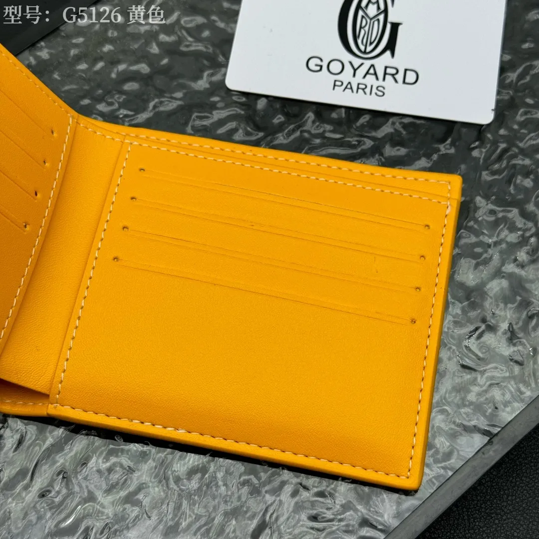 💰130 💎Upgraded original version 𝐠𝐨𝐲𝐚𝐫𝐝 Hot style ❤️Goyard wallet short style, Goyard 8-slot card slot wallet, the texture is directly stretched to the full mark, it can hold about 8-10 cards, it can hold cash, it is thin and does not stand up, it is classic, practical and attractive! If you want to create a short clip with a feeling that is different from others and has a deep taste, it must be him! size: 11*9 (cm) model: G5126