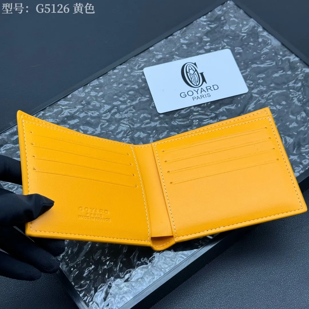 💰110 💎Upgraded original version 𝐠𝐨𝐲𝐚𝐫𝐝 Hot style ❤️Goyard short wallet, Goyard 8-slot card slot wallet, the texture is perfect and can hold about 8-10 cards, it can hold cash, it is thin and does not stand up, it is classic, practical and attractive! If you want to create a short clip with a feeling that is different from others and has a deep taste, it must be him! size: 11*9 (cm) model: G5126