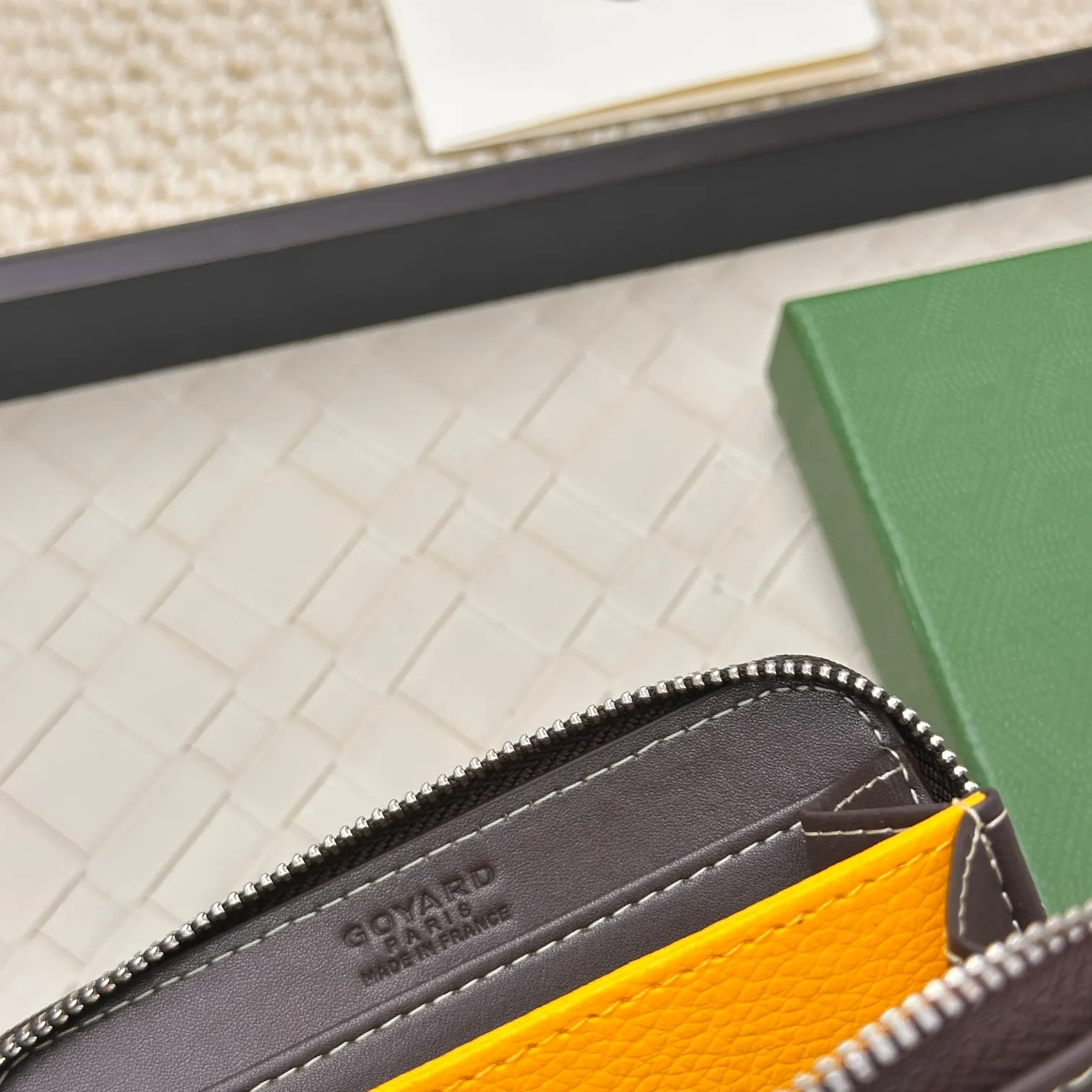 💰140 GOYARD Matignon Mini coin purse features a full zipper closure. Its central compartment holds coins, while its interior patch pocket holds cards or small IDs. No.: 805 Size: 10.4*7.5*1.8cm