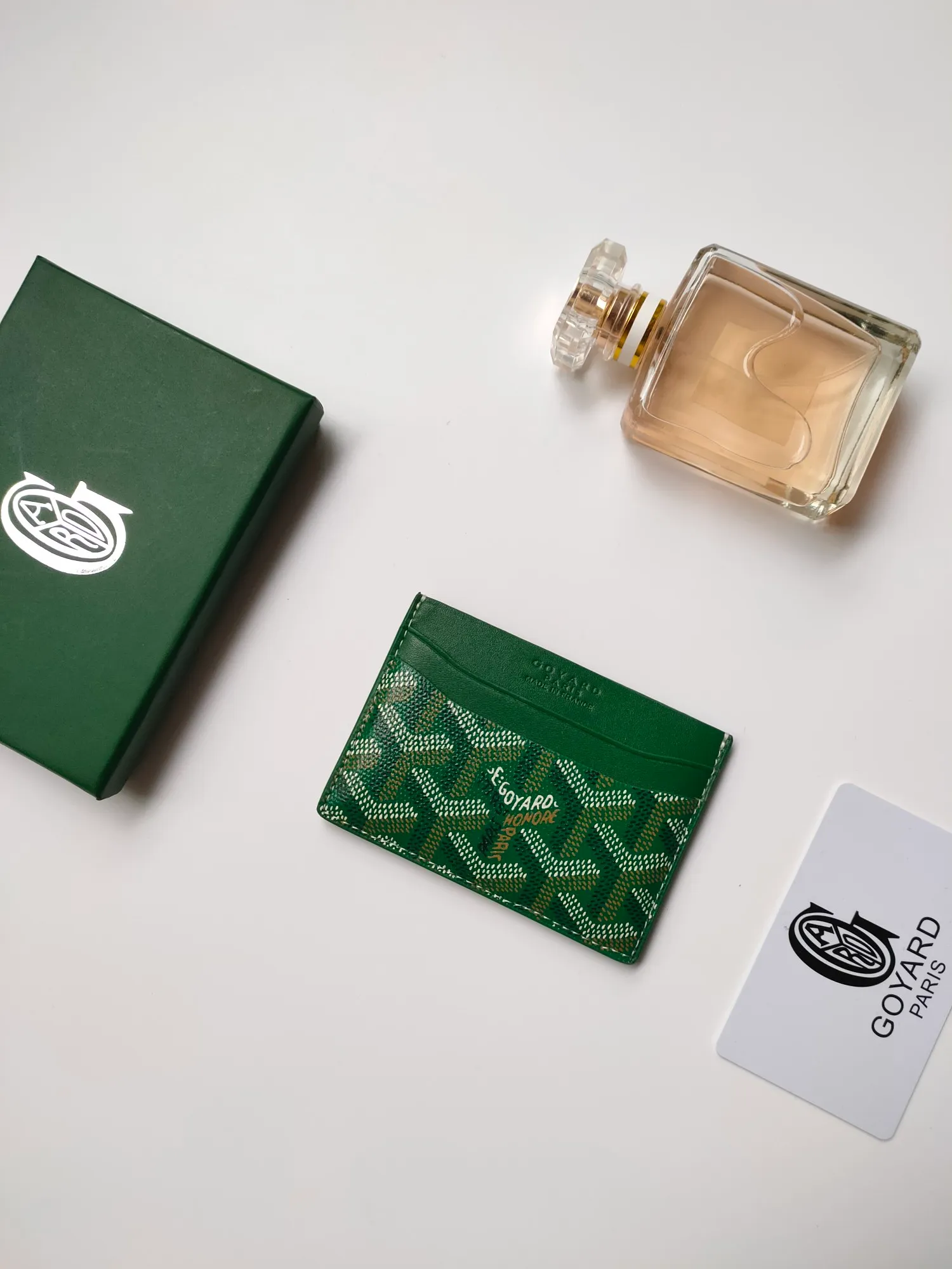 ￥90💰GOYARD Goya Classic👍🏻Saint-Sulpice card holder has a small and compact design, and its central pocket can store cards, documents or folded banknotes. The compact design fits nicely in a jacket or pants pocket. Style number: 9636 Size: 7 x10.5 cm